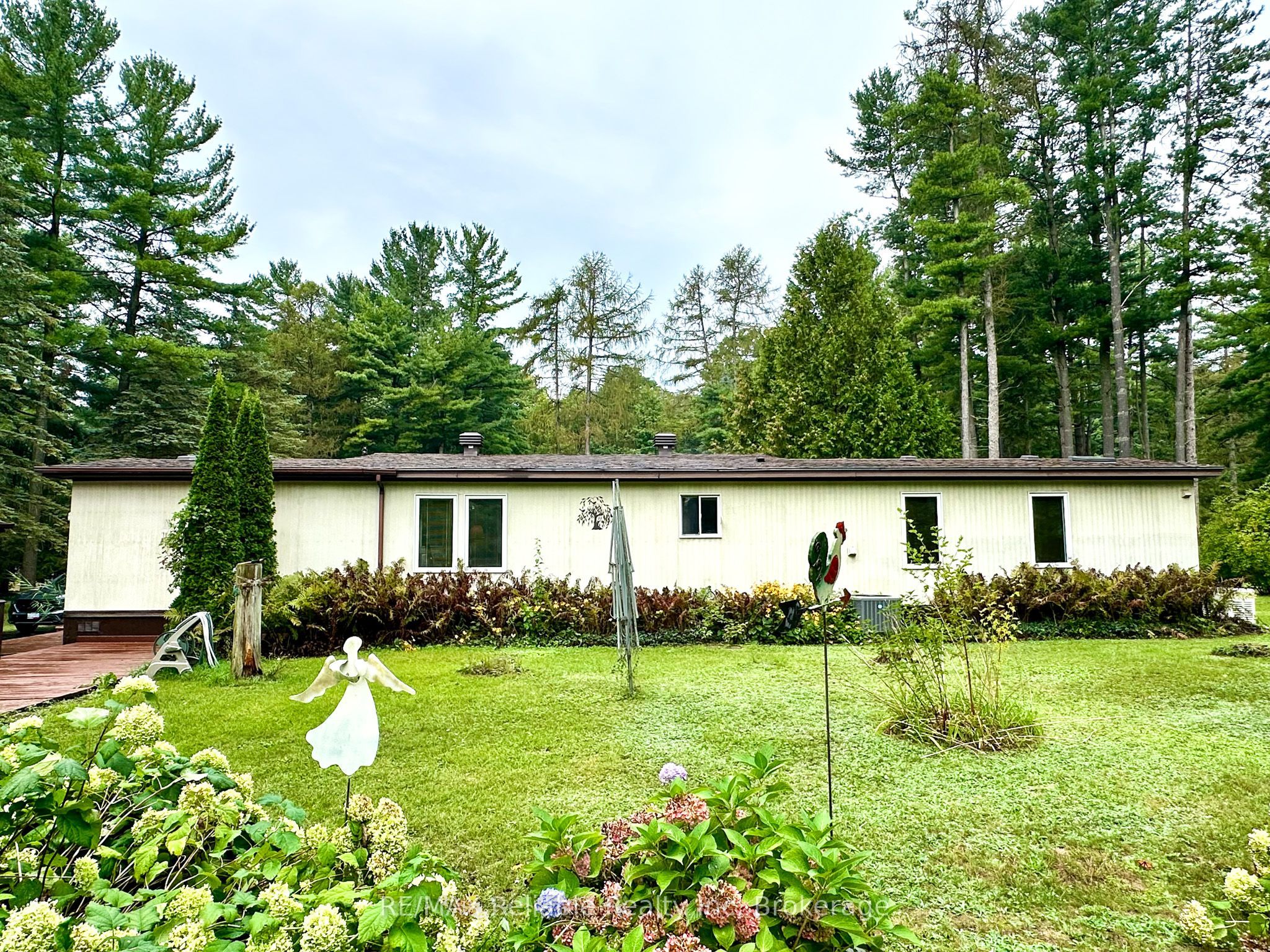 118 Tamarack Drive Property Photo 8