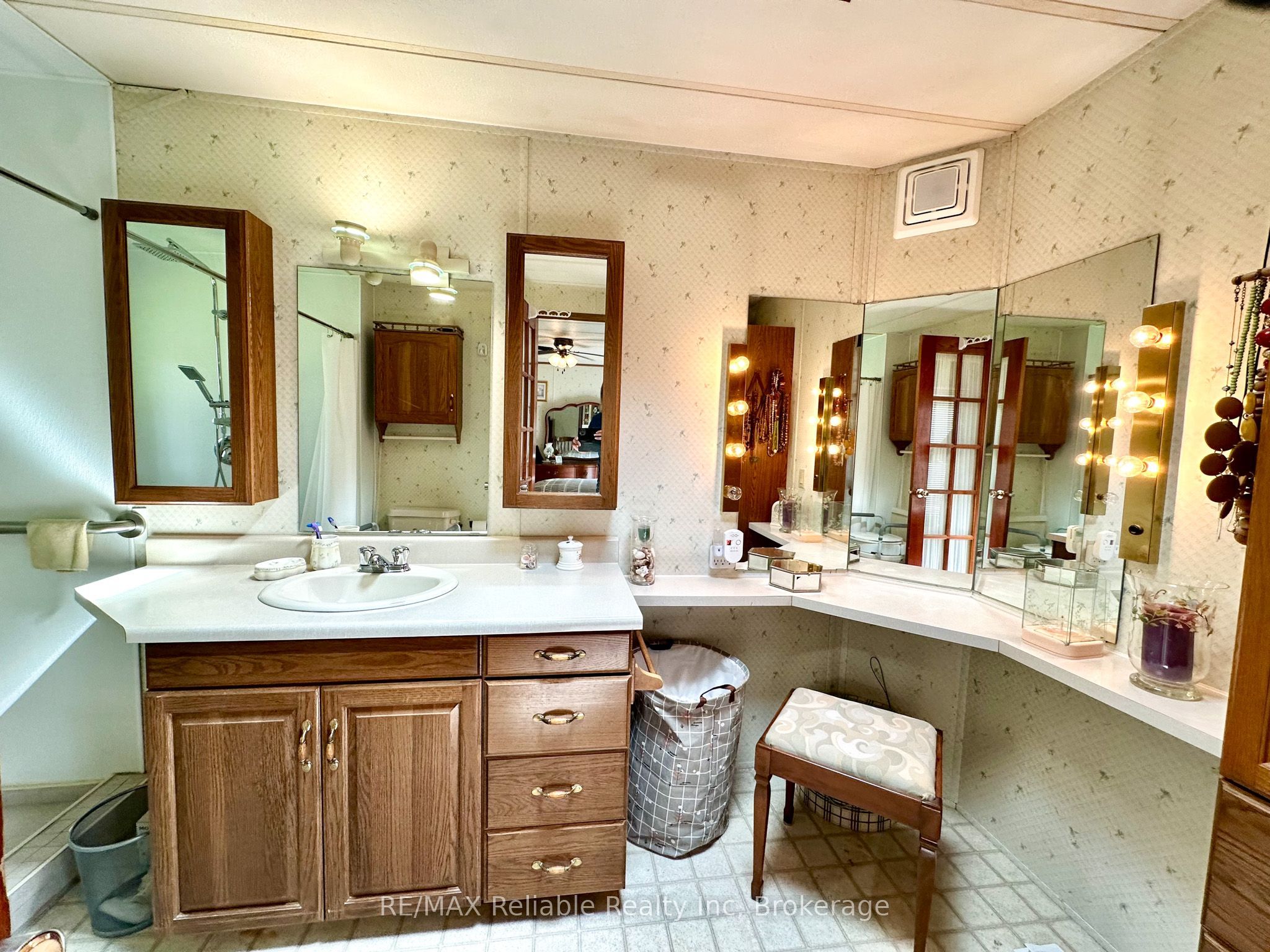 118 Tamarack Drive Property Photo 32