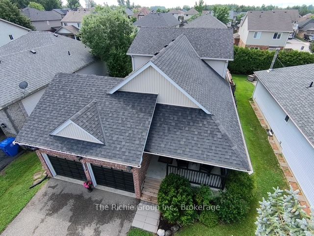 624 Cedar Street W Property Photo 2