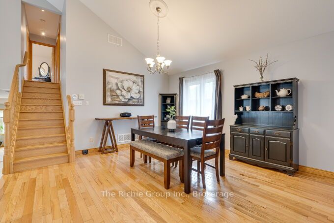 624 Cedar Street W Property Photo 7