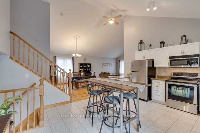 624 Cedar Street W Property Photo 14