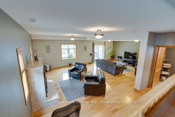 624 Cedar Street W Property Photo 15