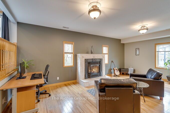 624 Cedar Street W Property Photo 19
