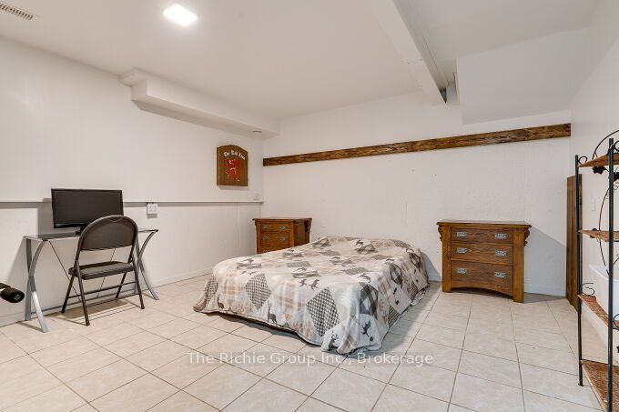 624 Cedar Street W Property Photo 30