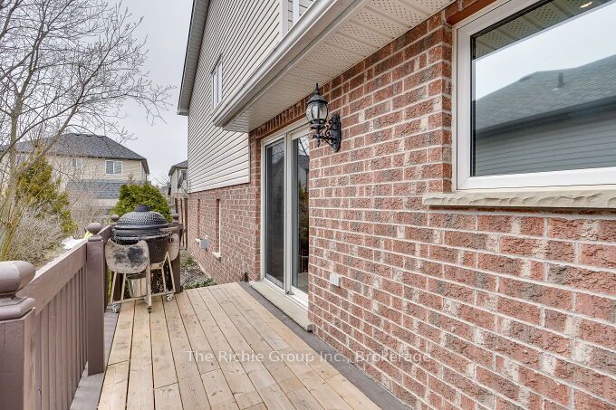 624 Cedar Street W Property Photo 36