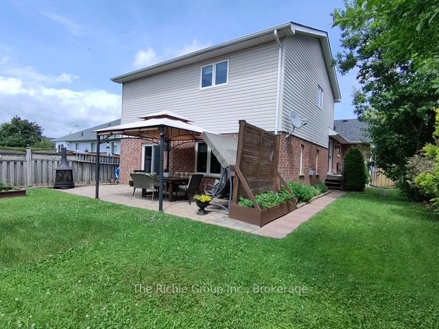 624 Cedar Street W Property Photo 39