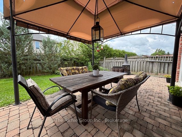 624 Cedar Street W Property Photo 42