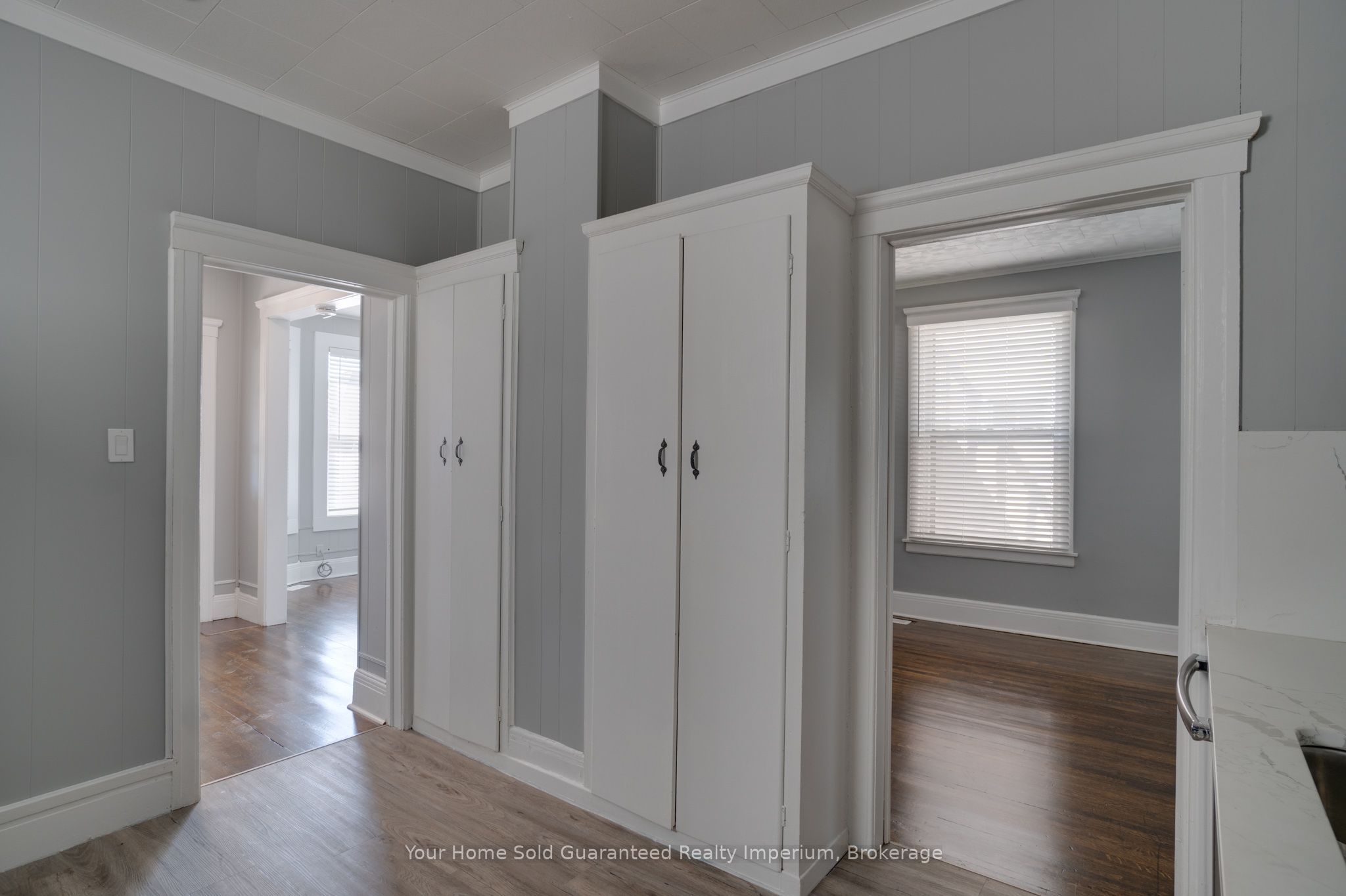 1420 University Avenue W Property Photo 13