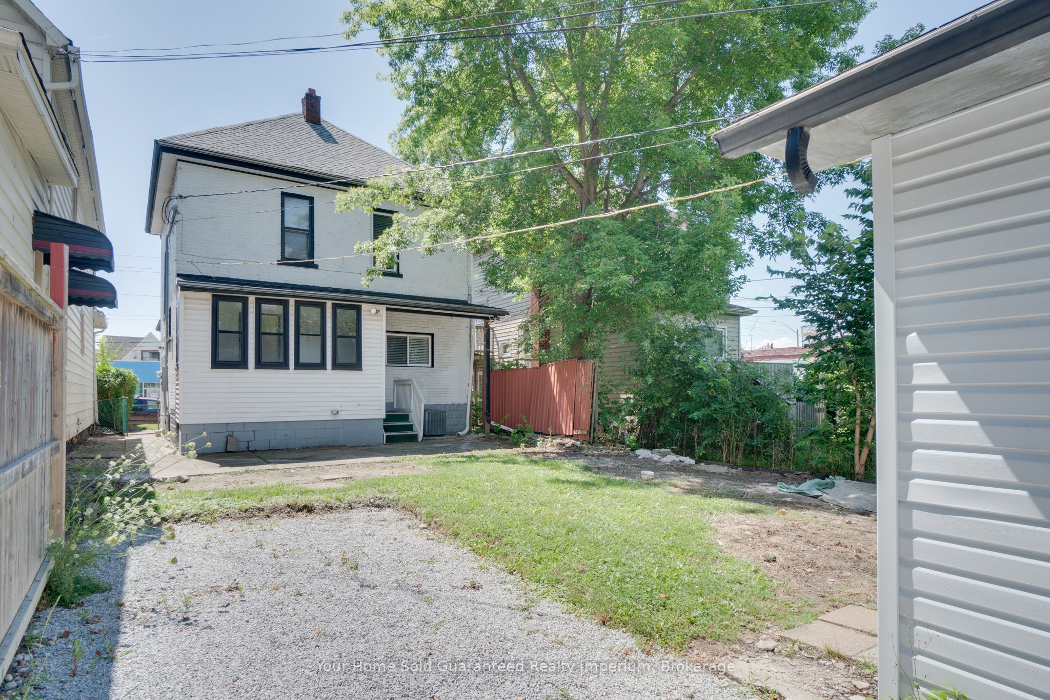 1420 University Avenue W Property Photo 28