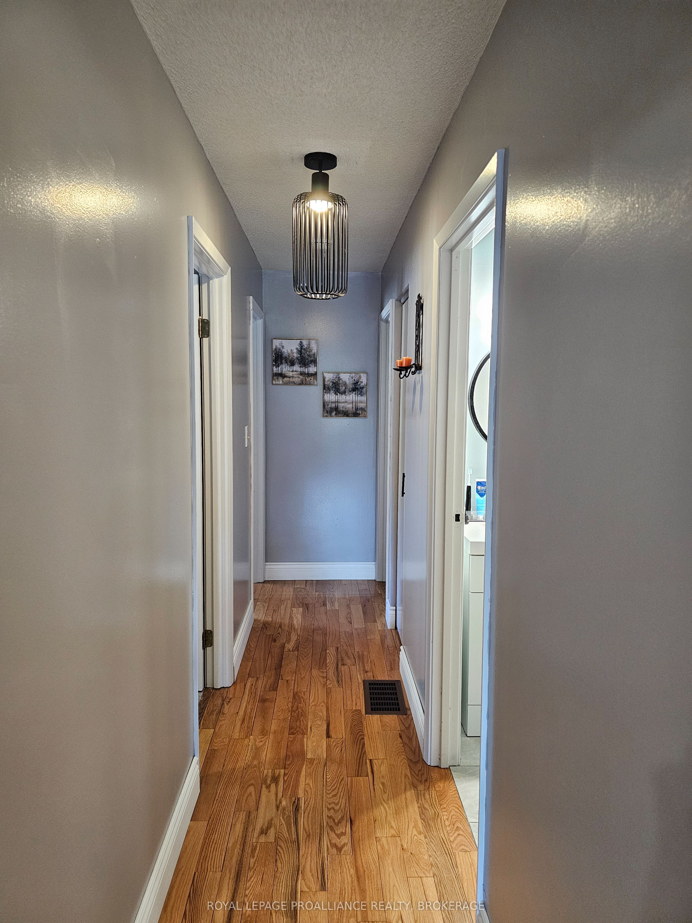 915 Warburton Crescent Property Photo 18