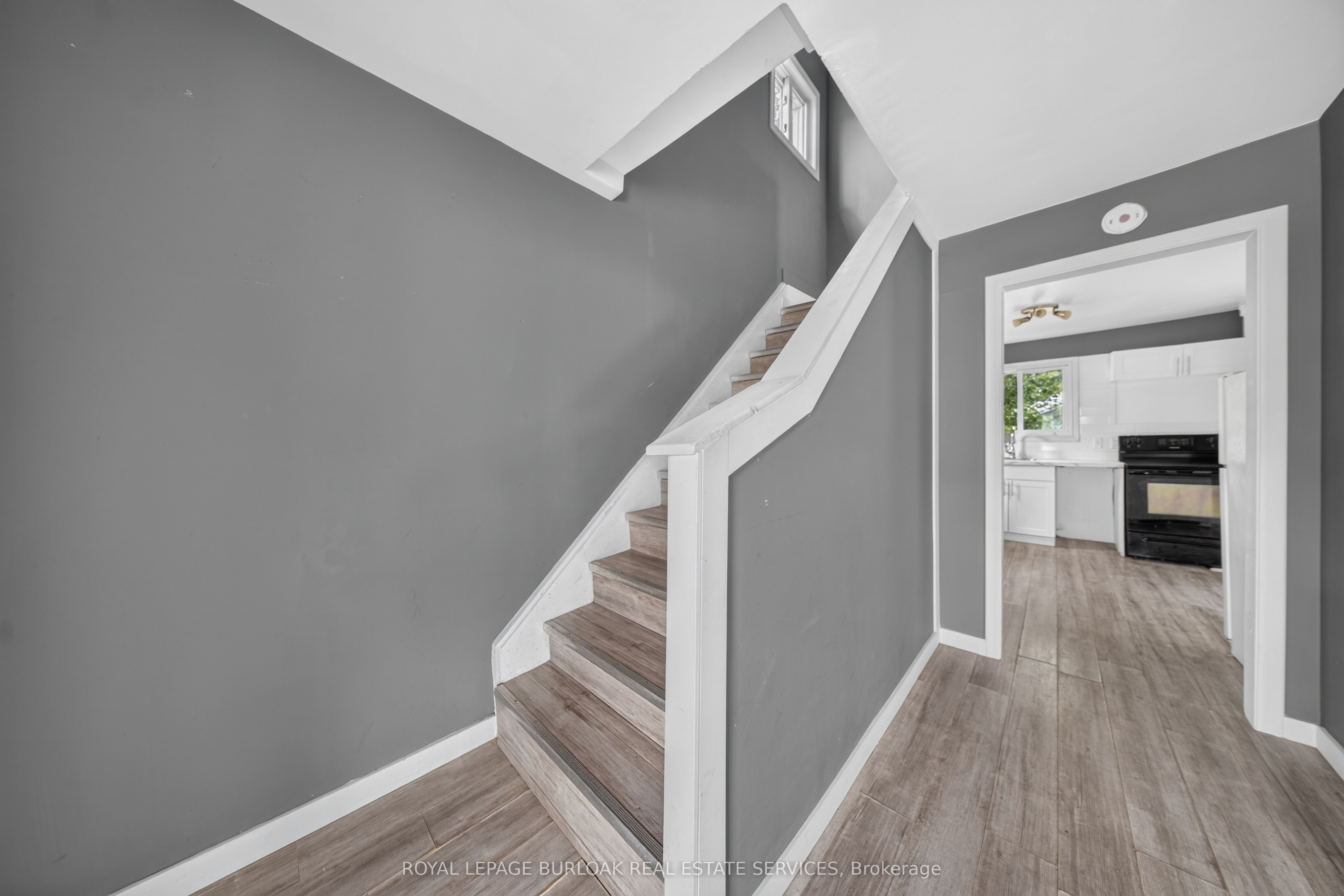 461 John Street Property Photo 10