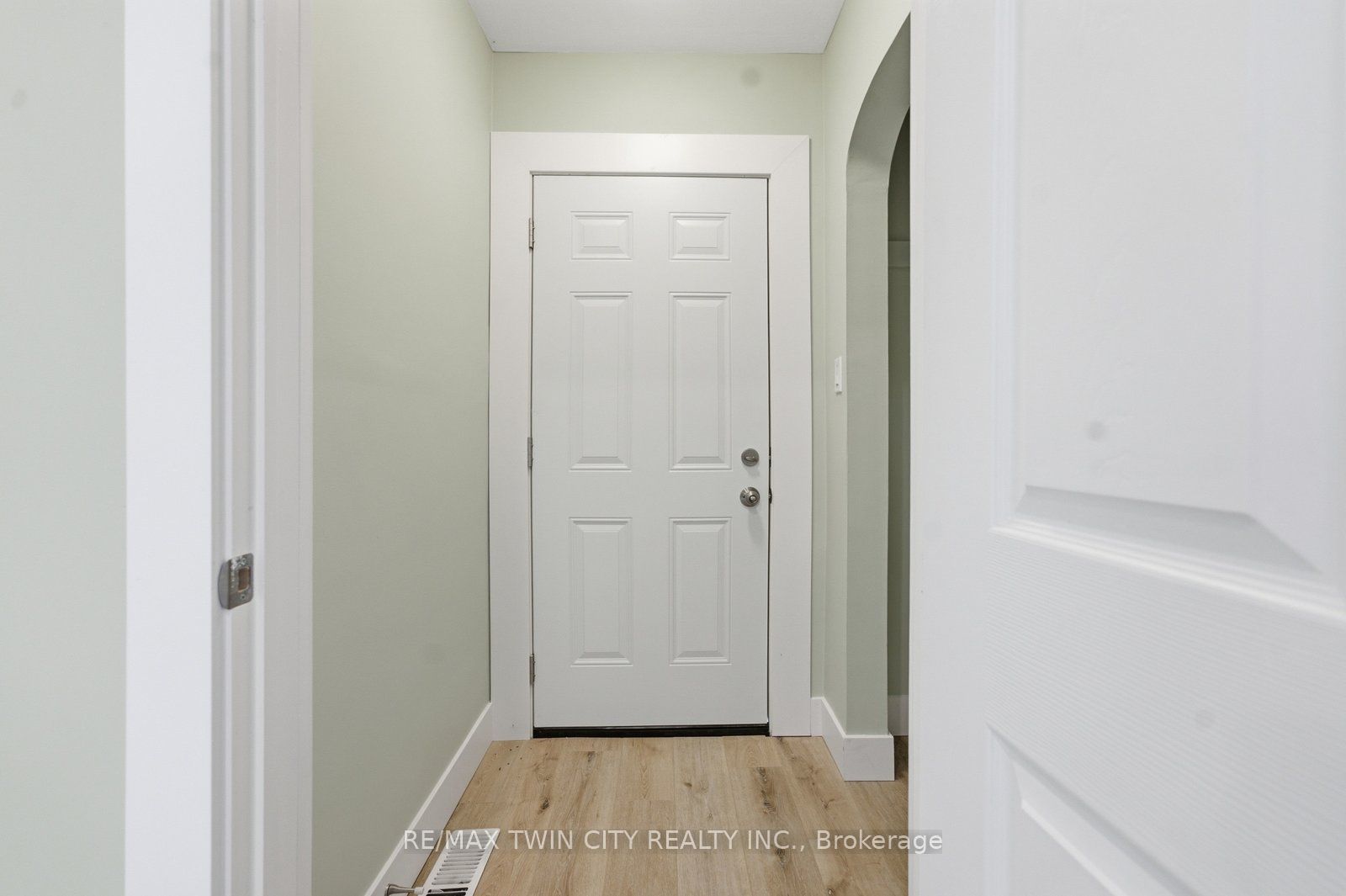 249 Clarence Street Property Photo 10