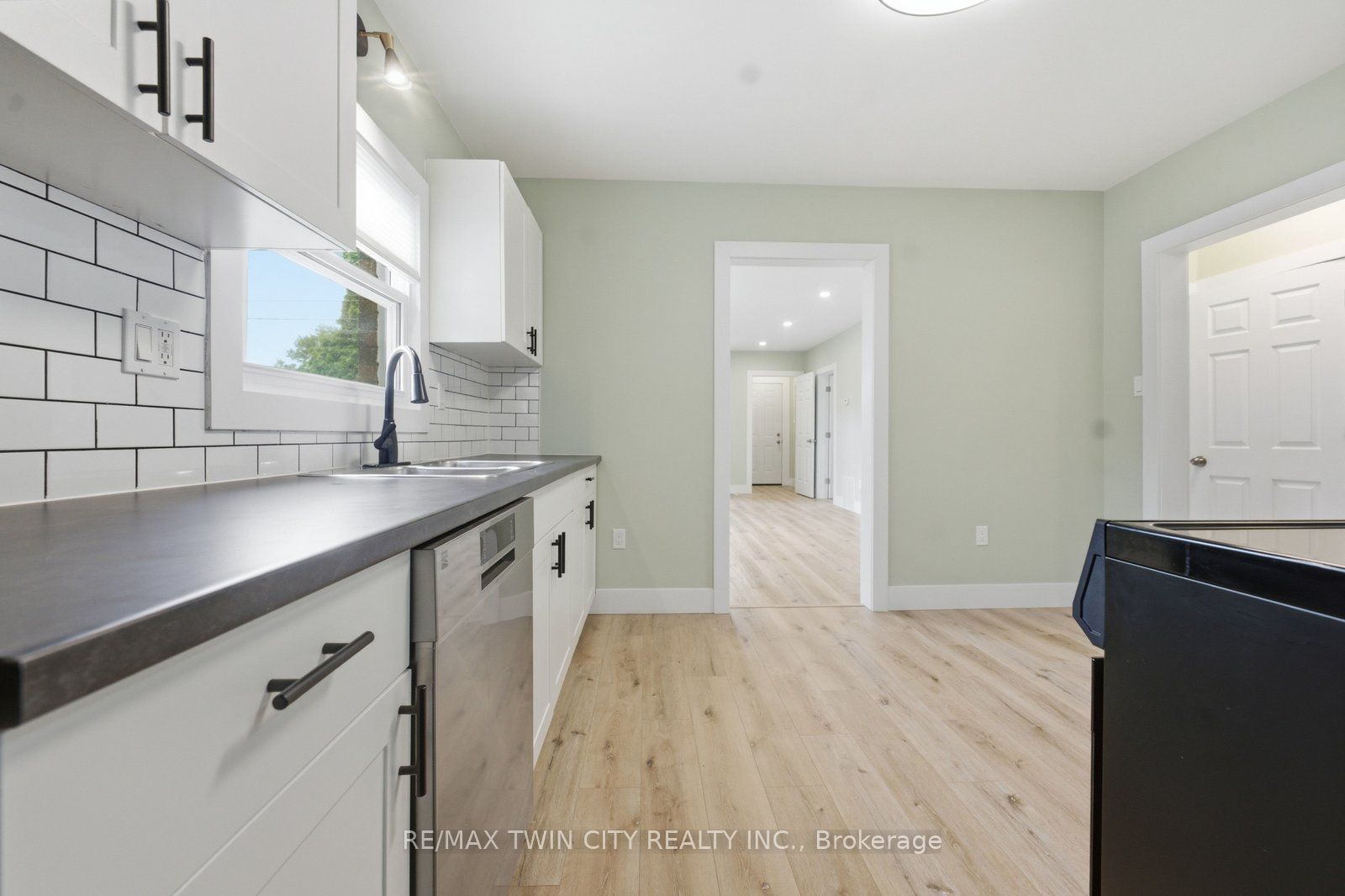 249 Clarence Street Property Photo 15