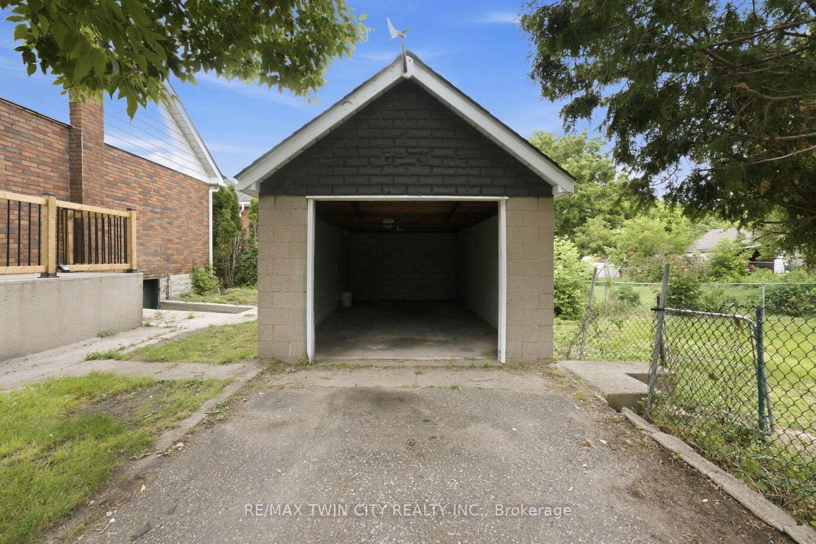 249 Clarence Street Property Photo 25