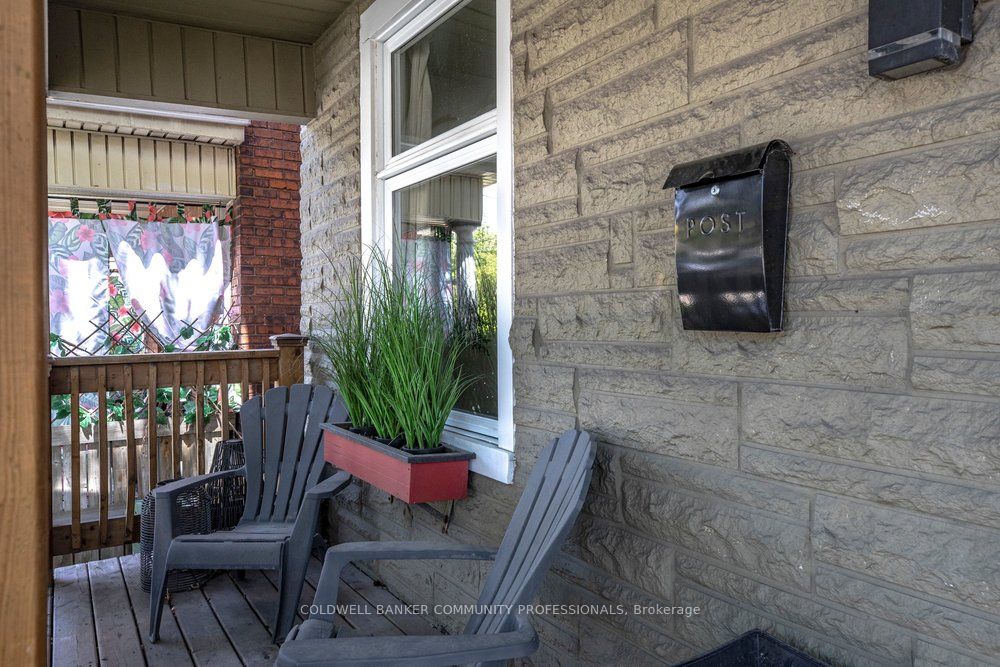 148 Dundurn Street N Property Photo 2