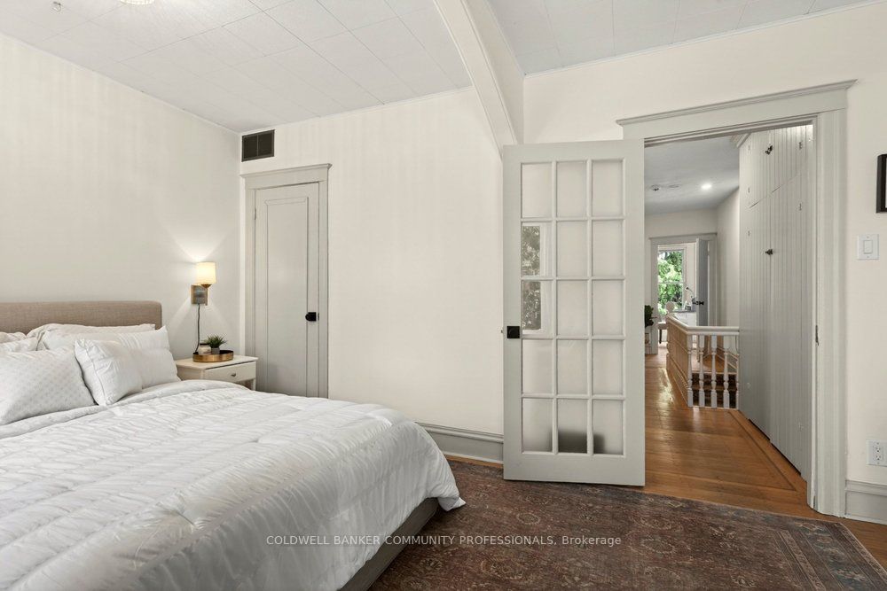 148 Dundurn Street N Property Photo 20