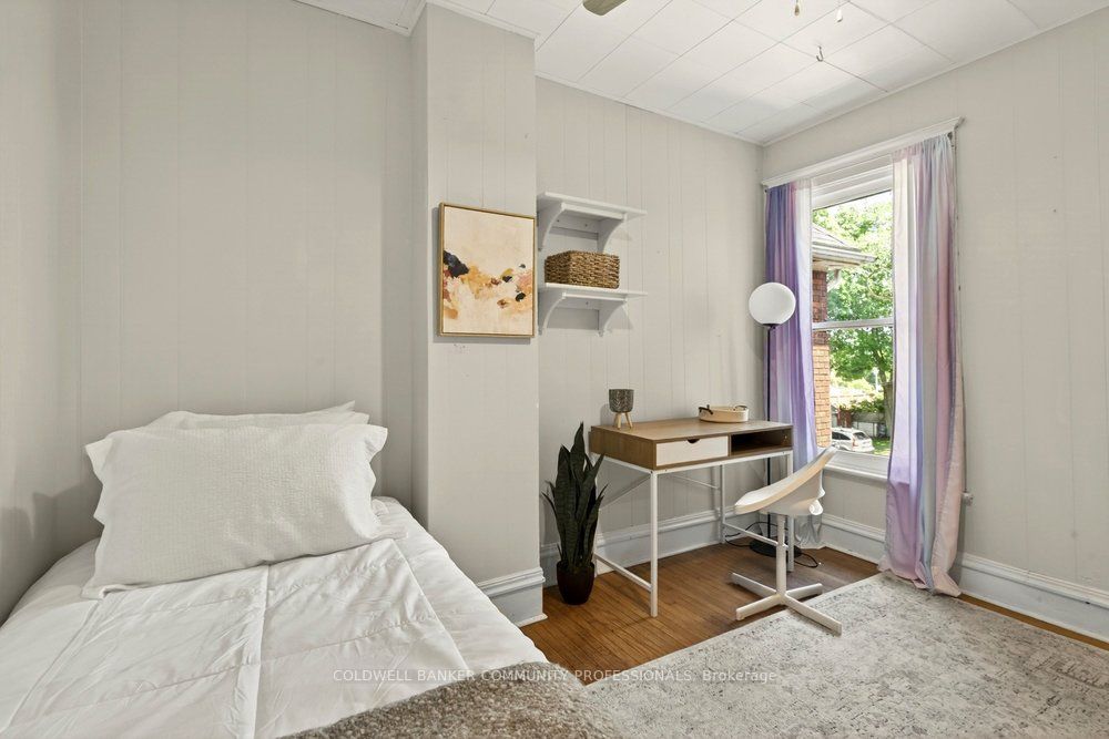 148 Dundurn Street N Property Photo 23