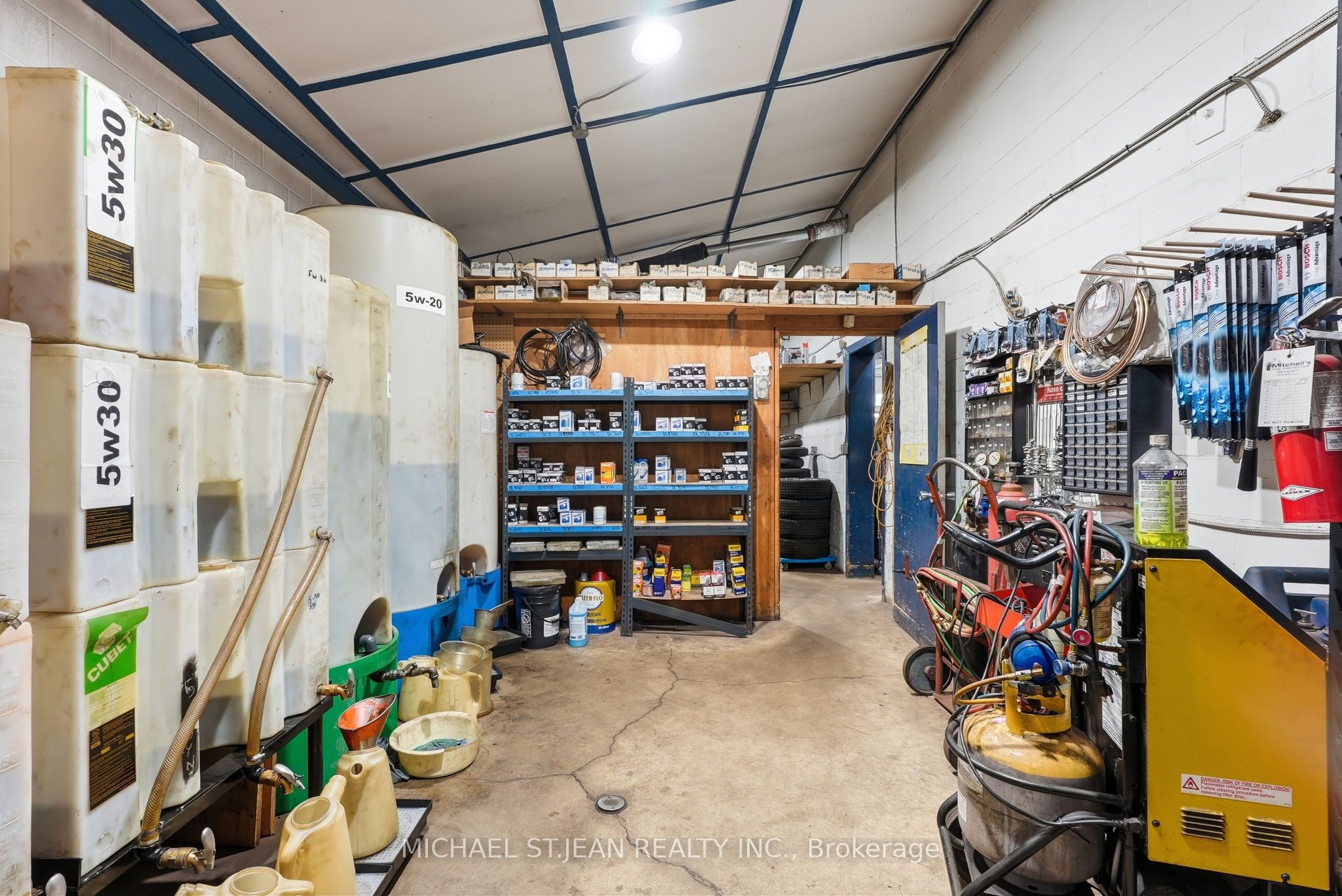 X13767850 Property Photo 16