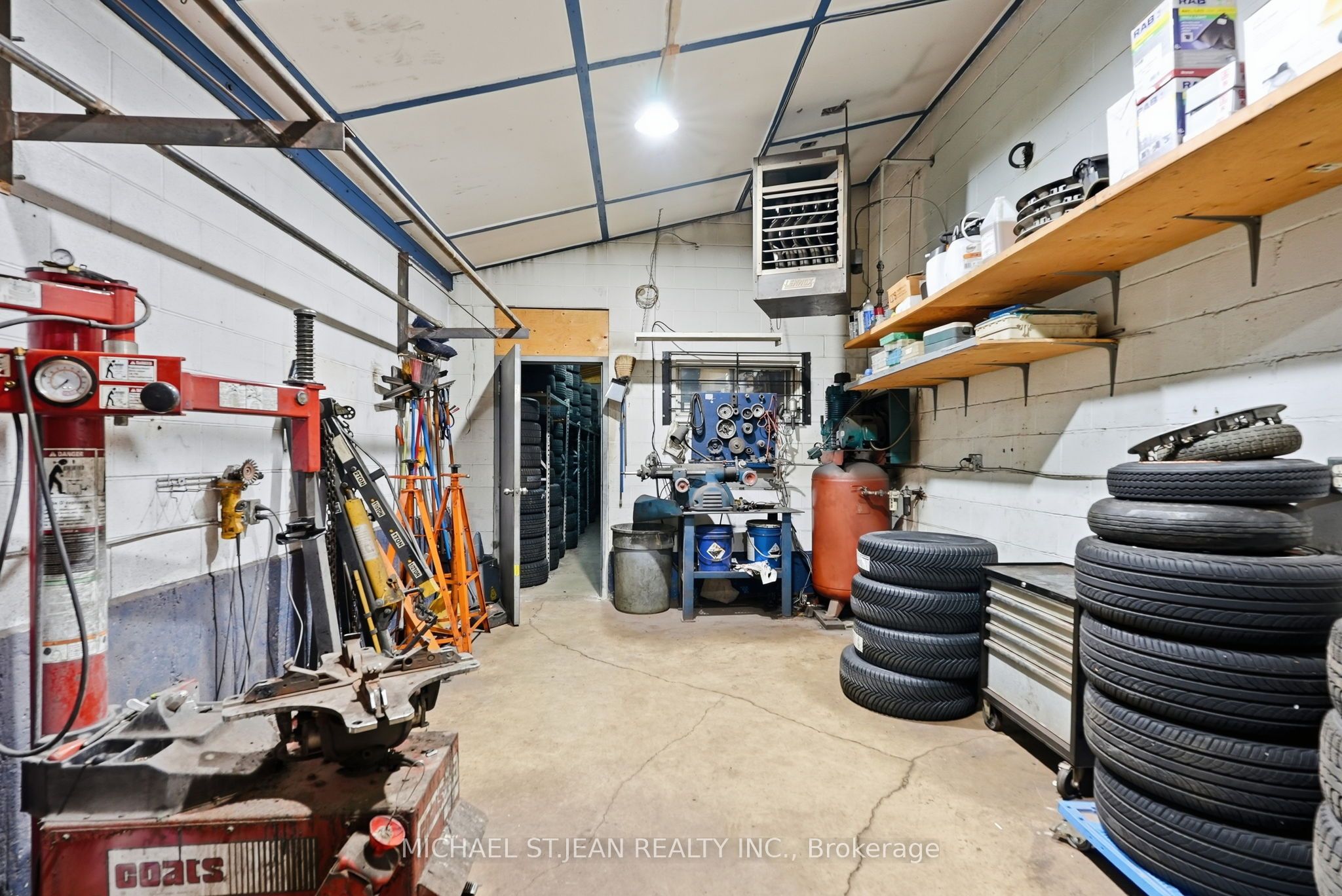 X13767850 Property Photo 30