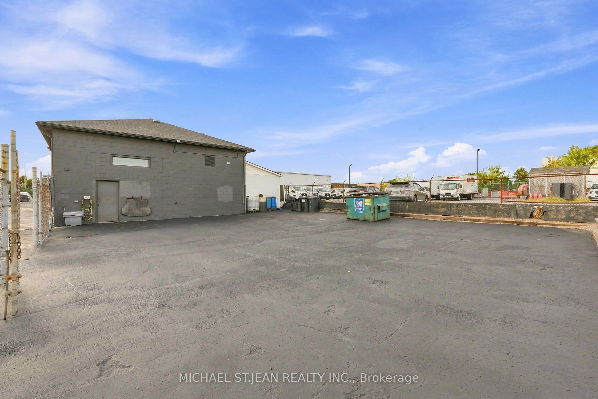 X13767850 Property Photo 41