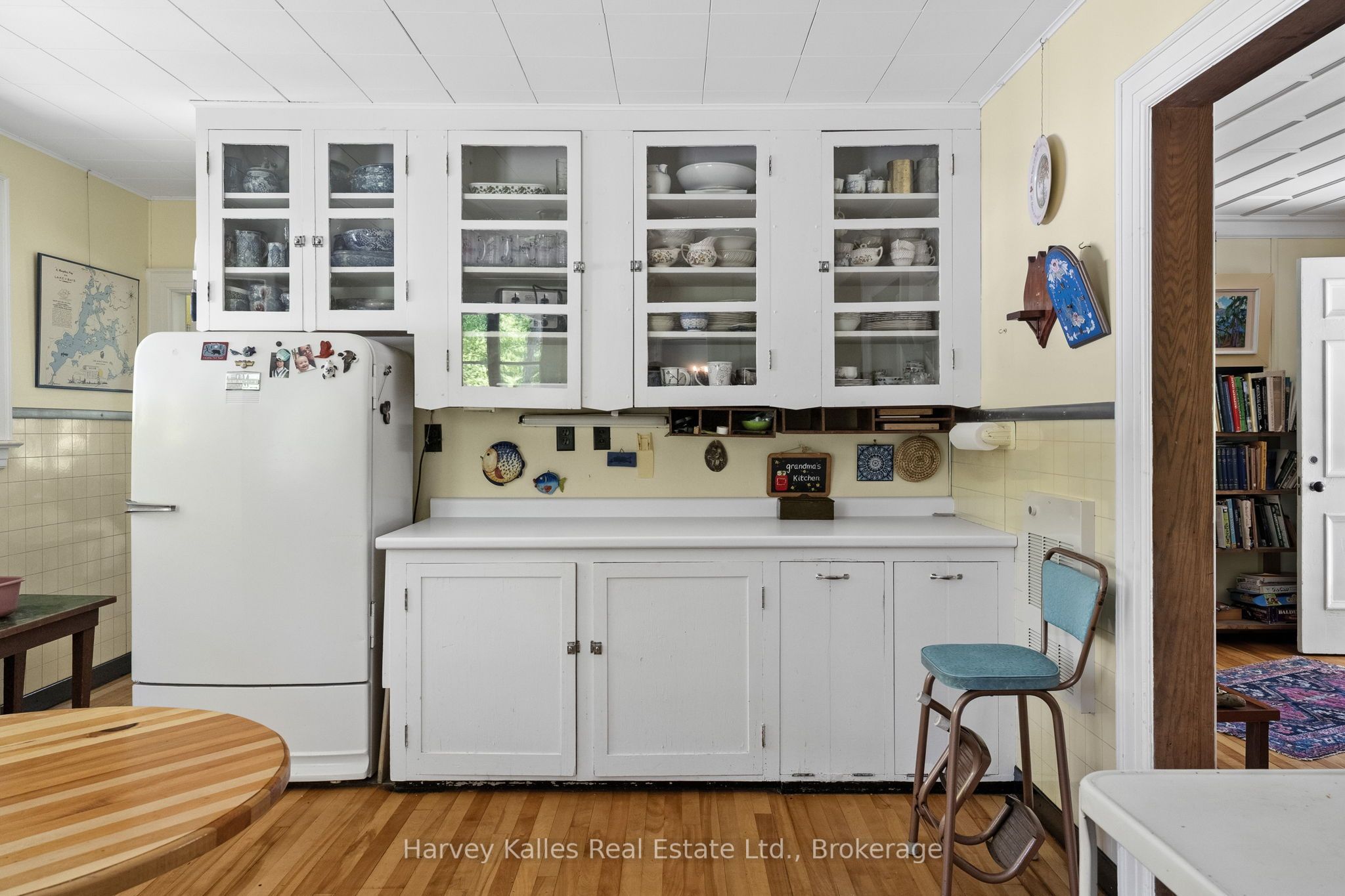 1353 Port Cunnington Road Property Photo 17