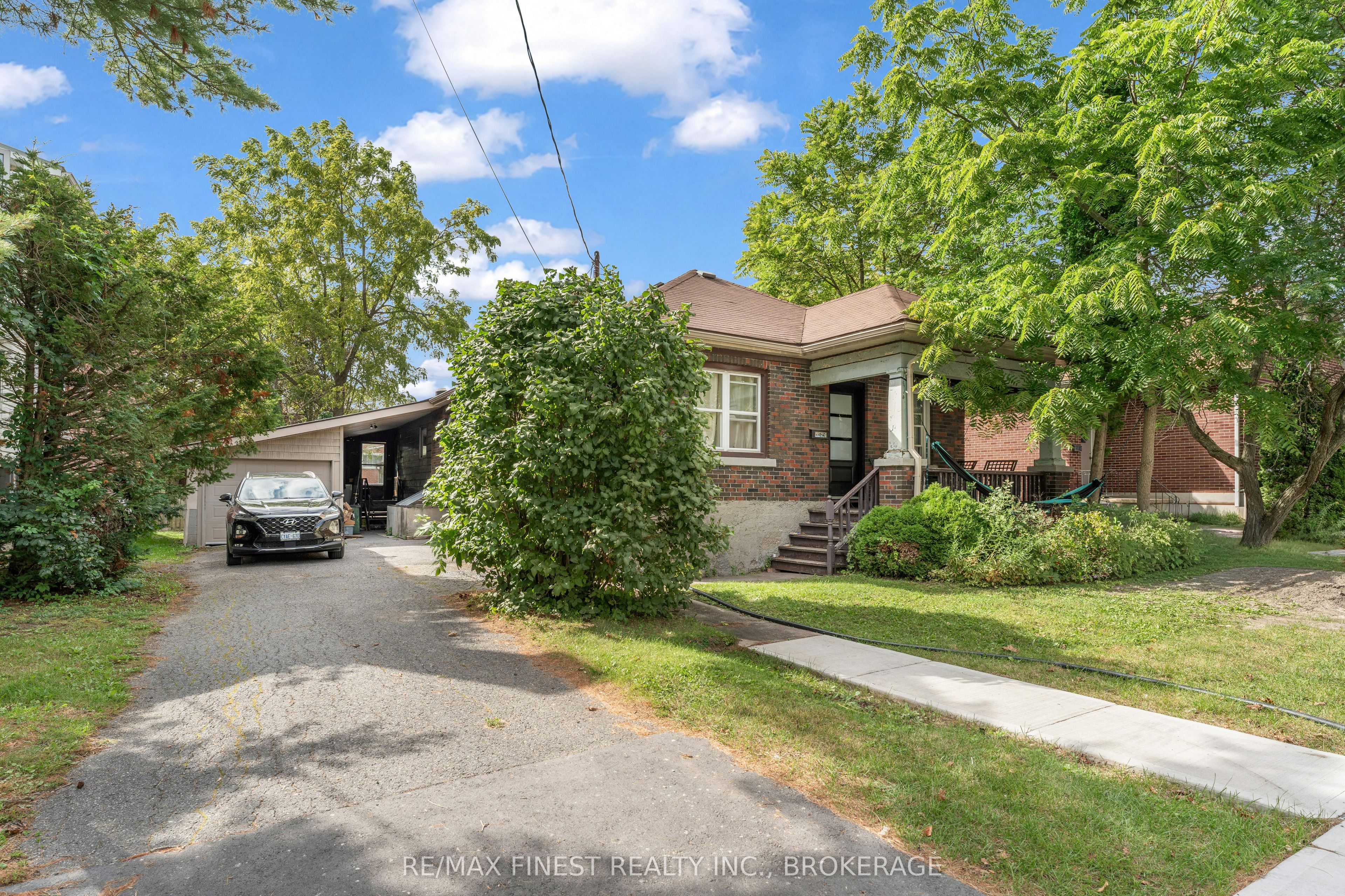 236 Collingwood Street Property Photo 2