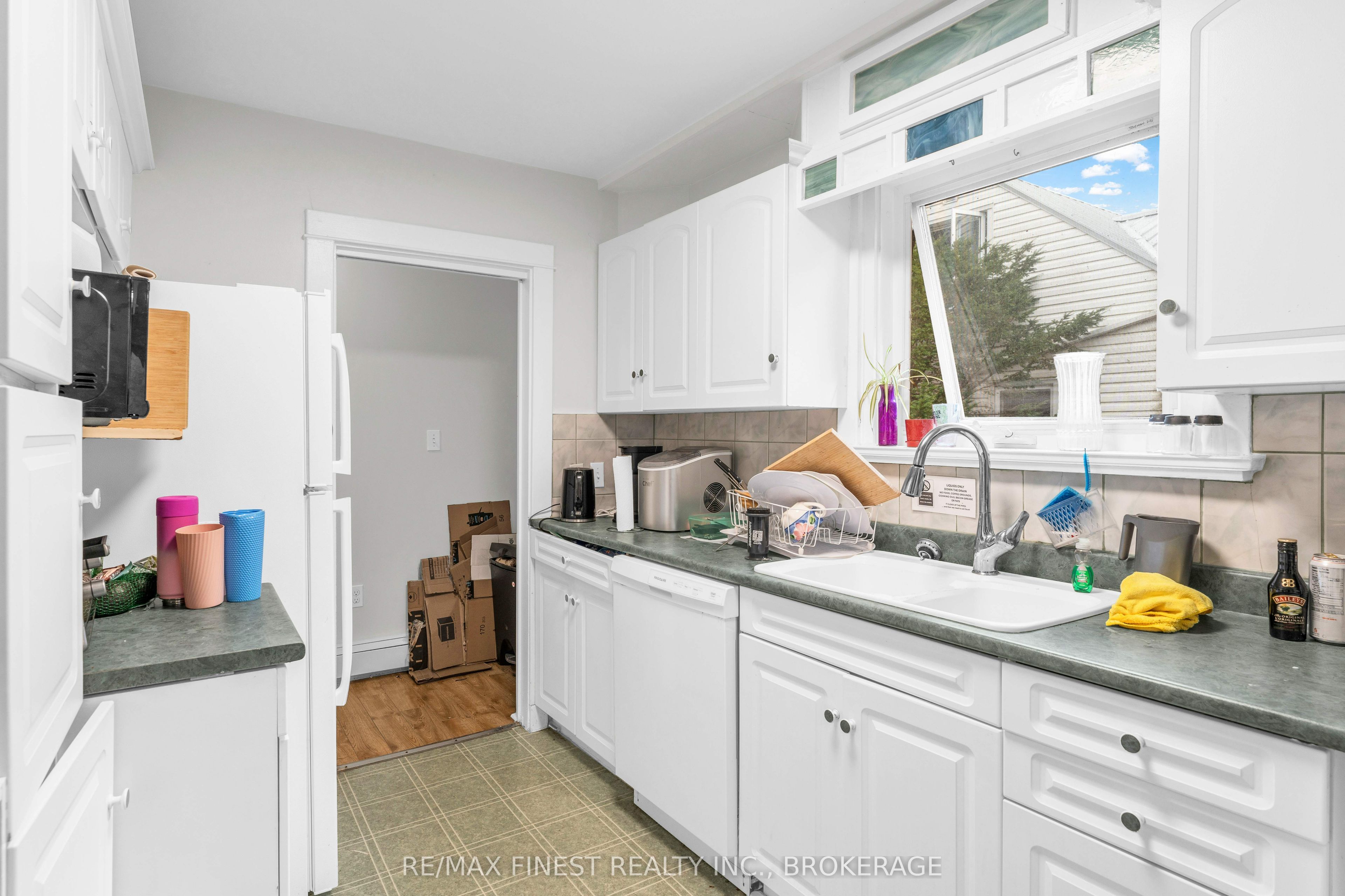 236 Collingwood Street Property Photo 8