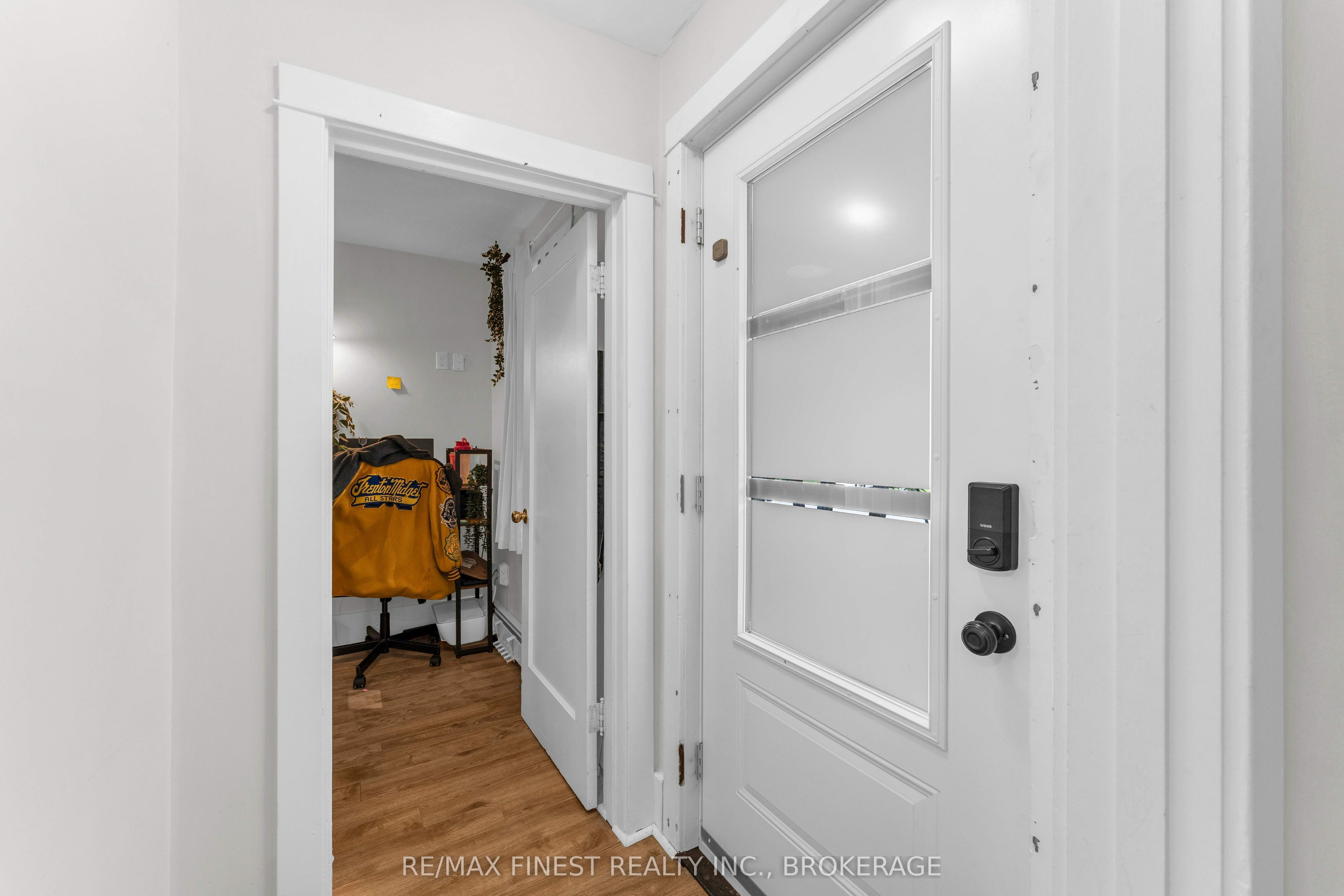 236 Collingwood Street Property Photo 9