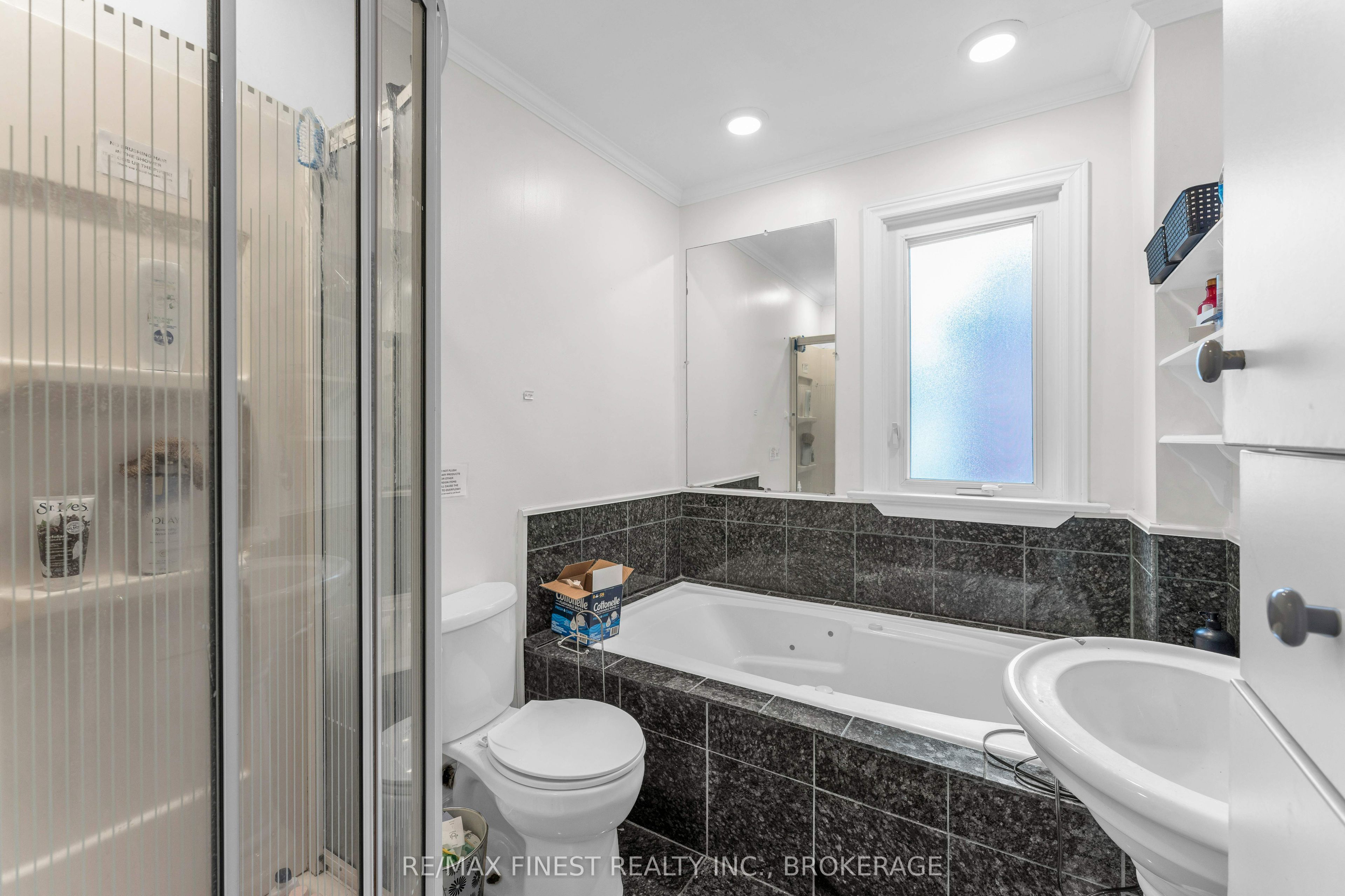 236 Collingwood Street Property Photo 11