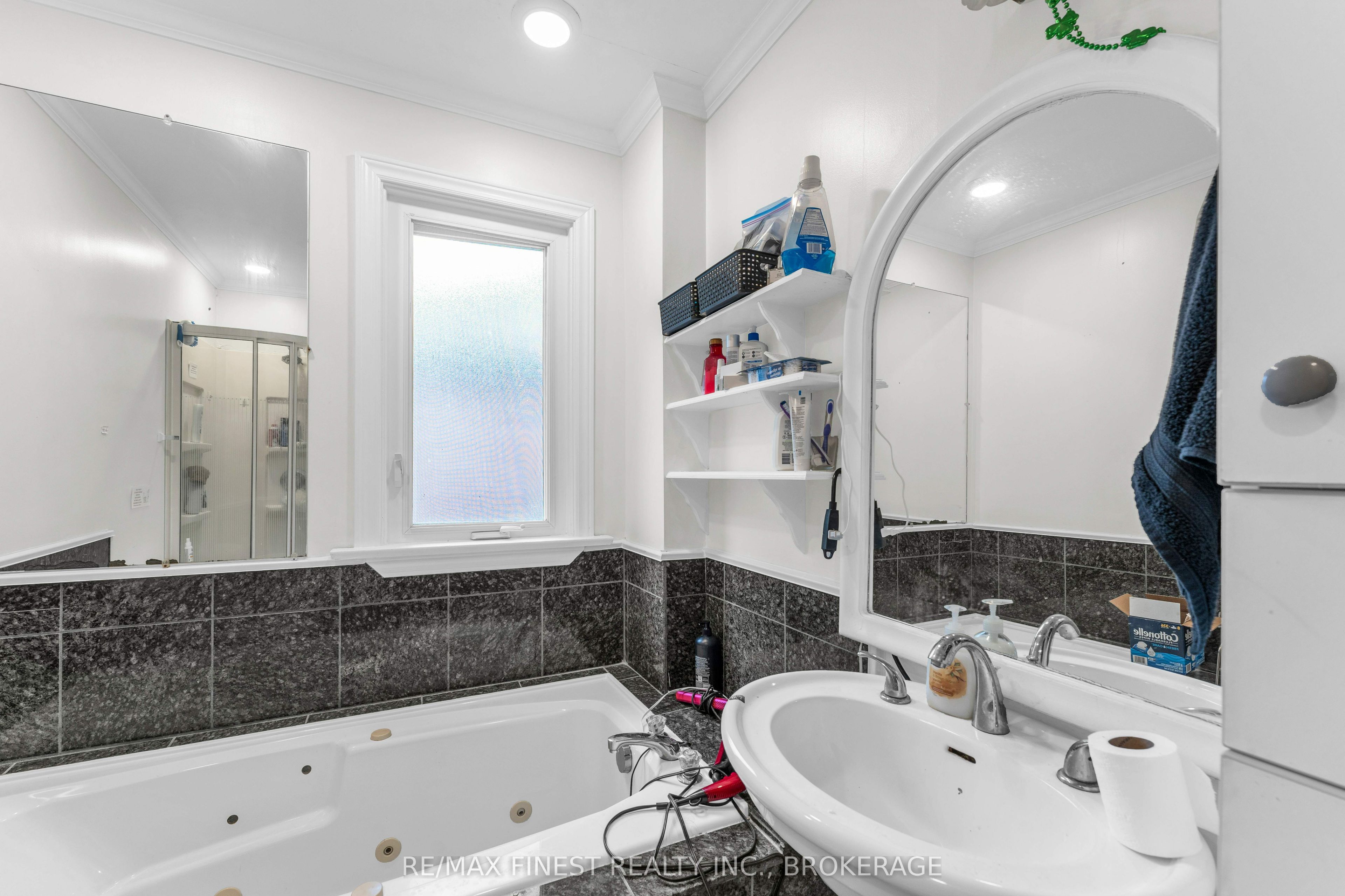 236 Collingwood Street Property Photo 12