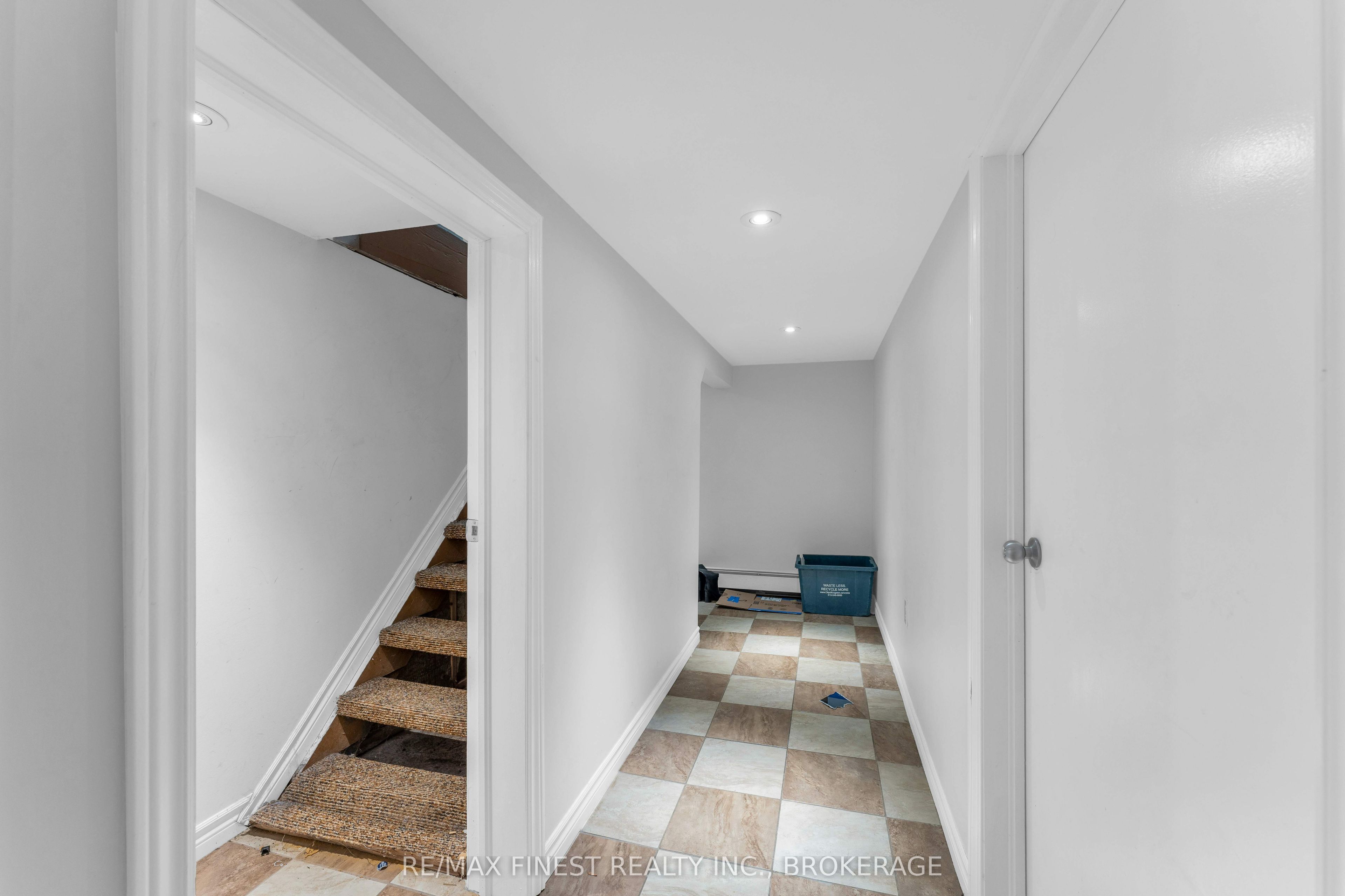236 Collingwood Street Property Photo 27