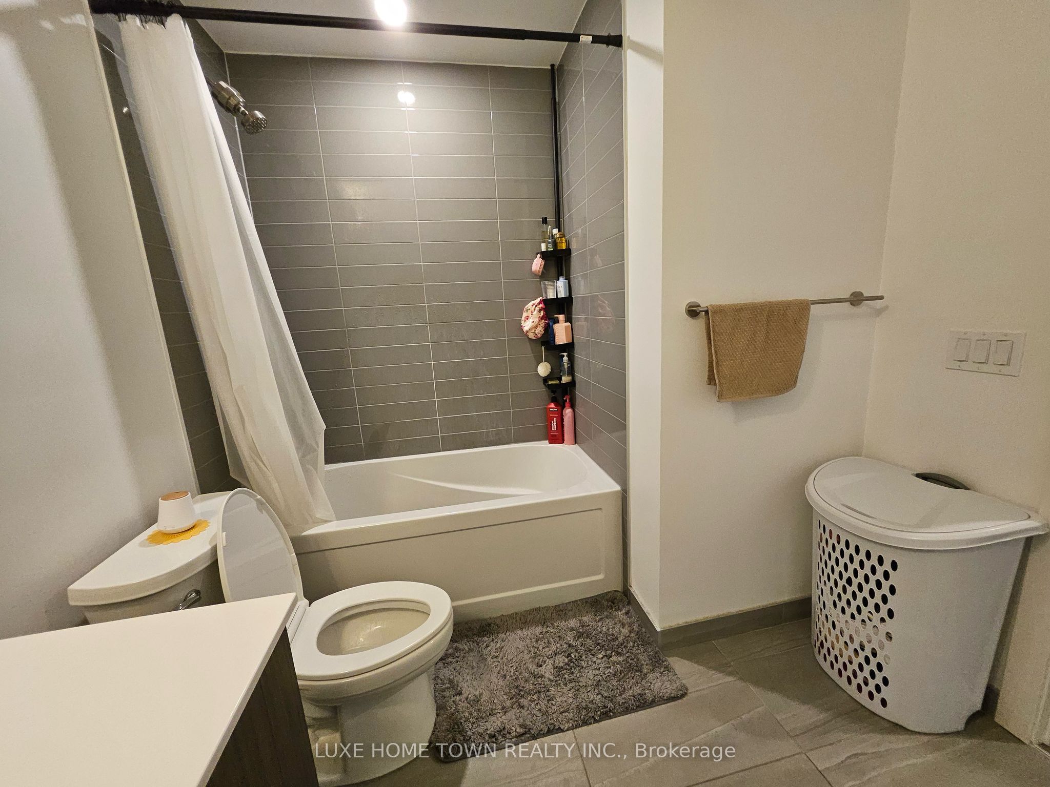 15 Wellington Street S 2808 Property Photo 10