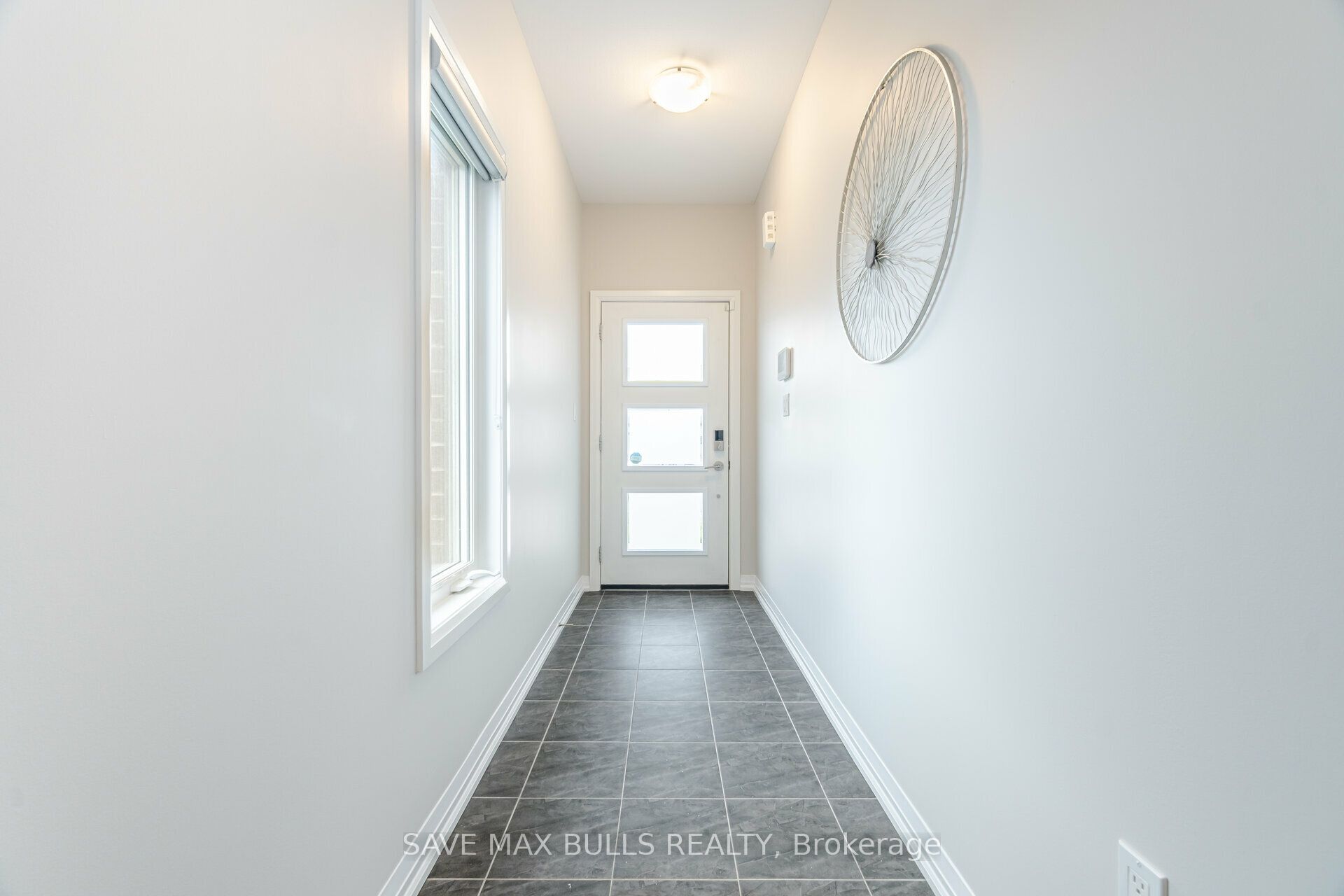 7381 Matteo Drive Property Photo 5