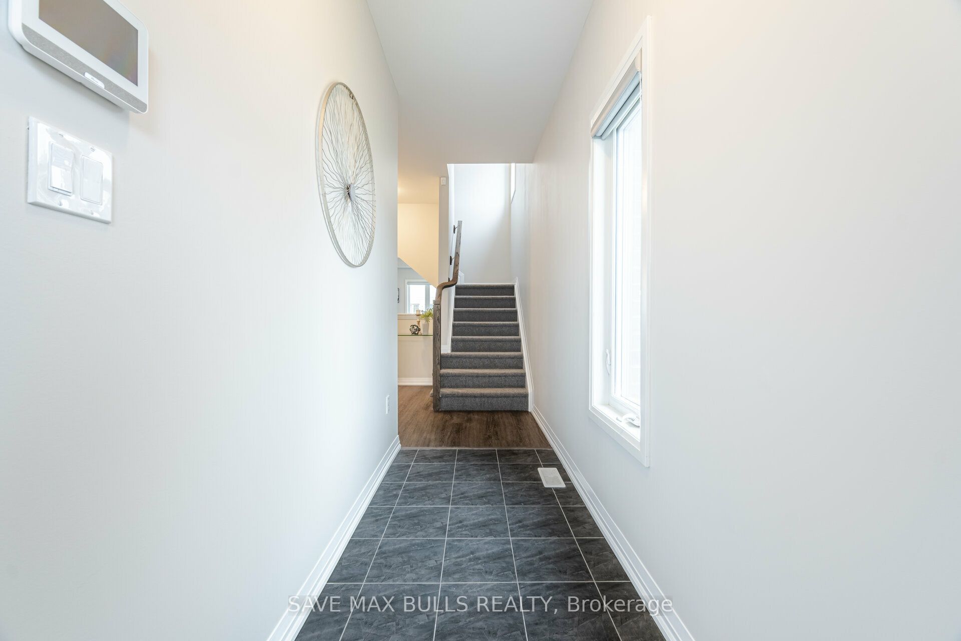 7381 Matteo Drive Property Photo 6