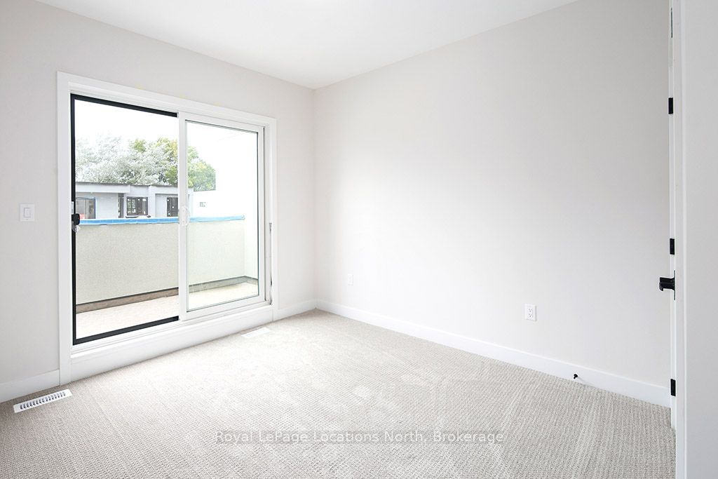 127 Yvonne Crescent Property Photo 18