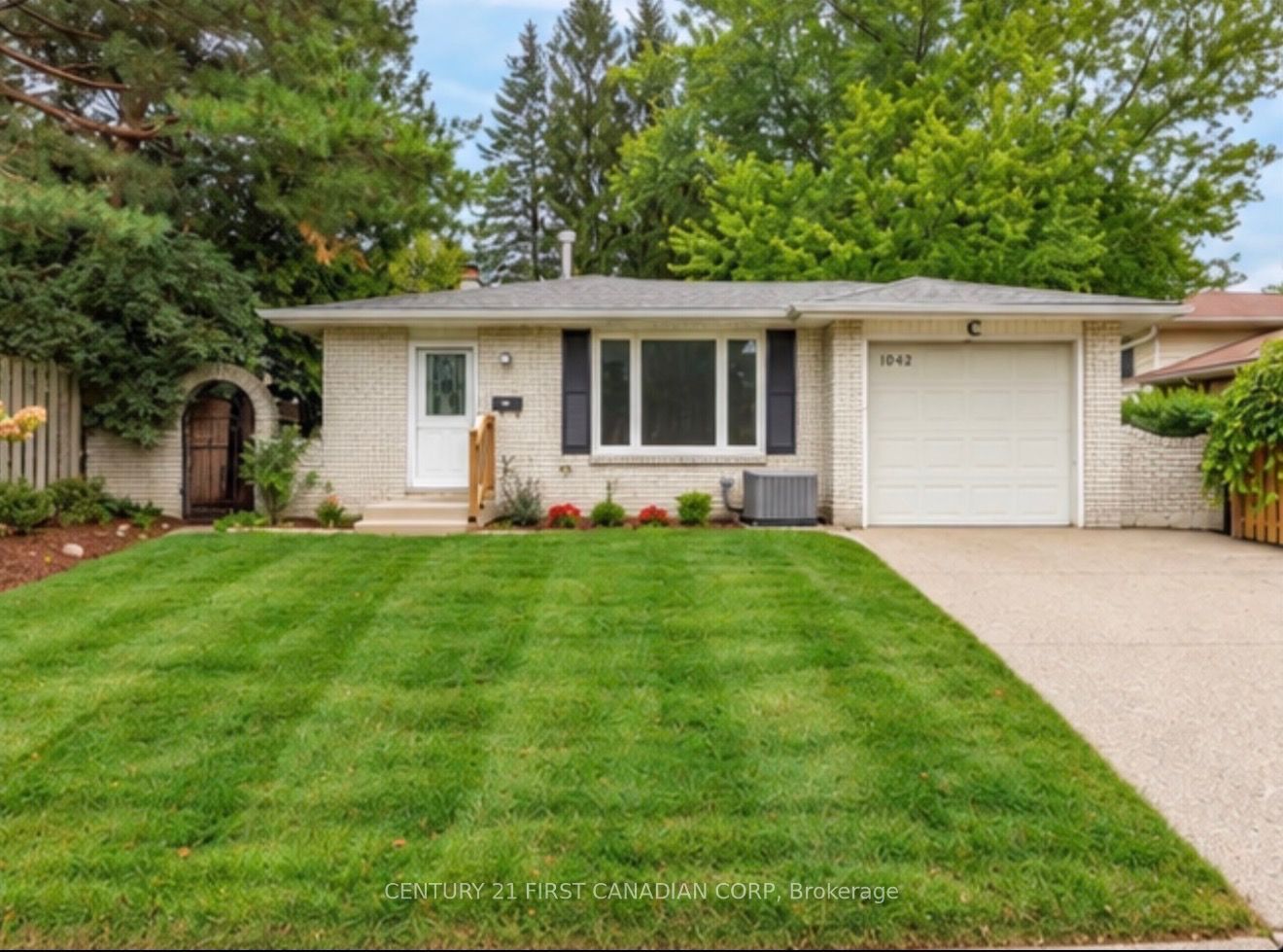 1642 Aldersbrook Road Property Photo 1