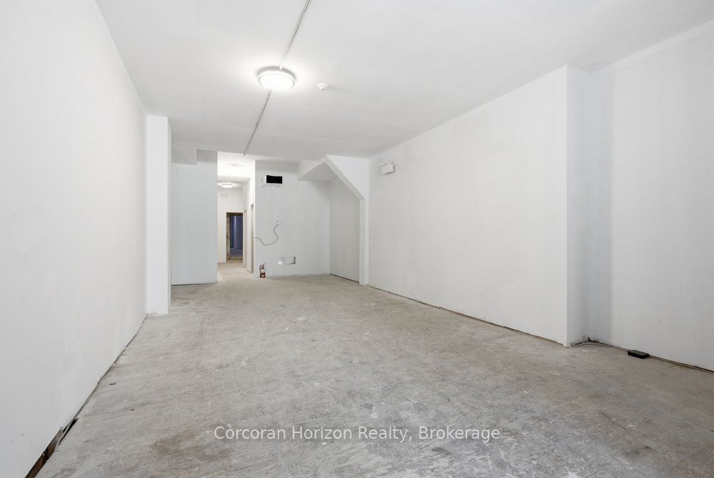 55 John Street S Property Photo 5