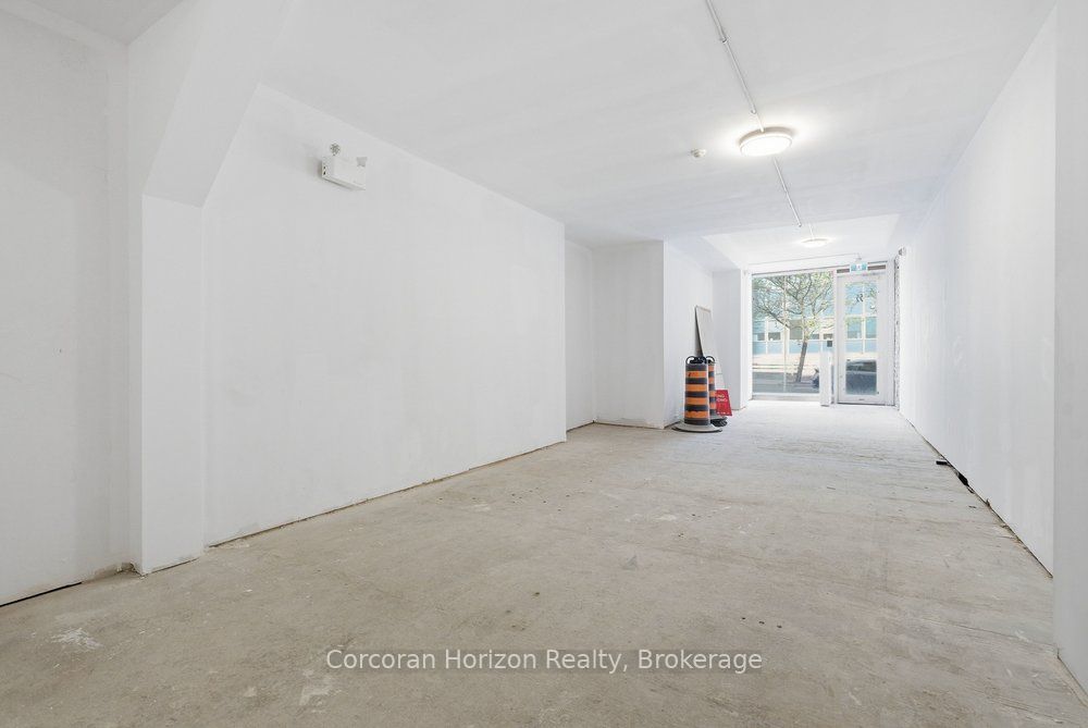55 John Street S Property Photo 7
