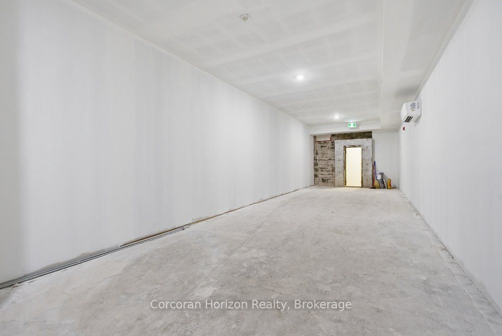 55 John Street S Property Photo 15