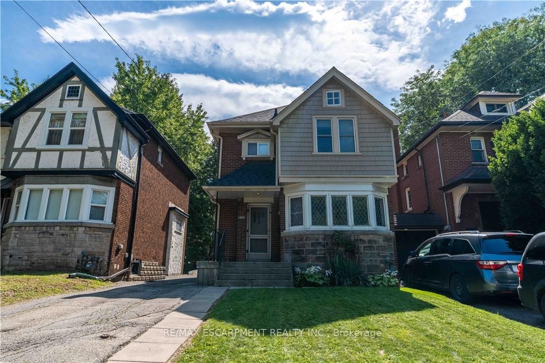 1257 King Street W Property Photo 1