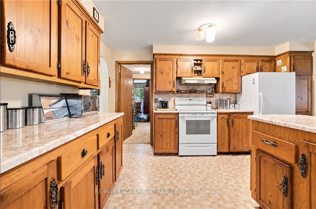 994 Safari Road Property Photo 17