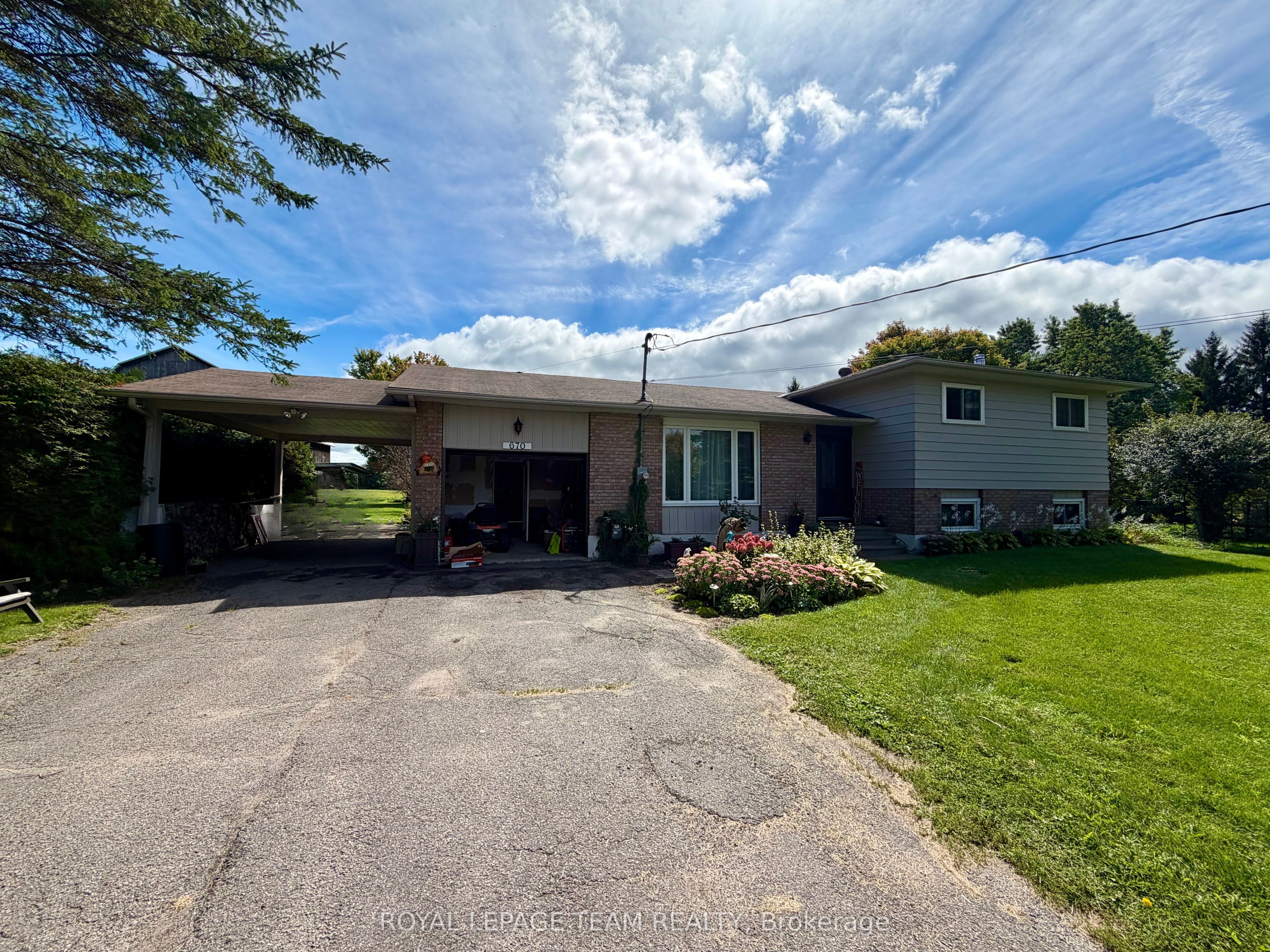 670 Van Buren Street Property Photo 2