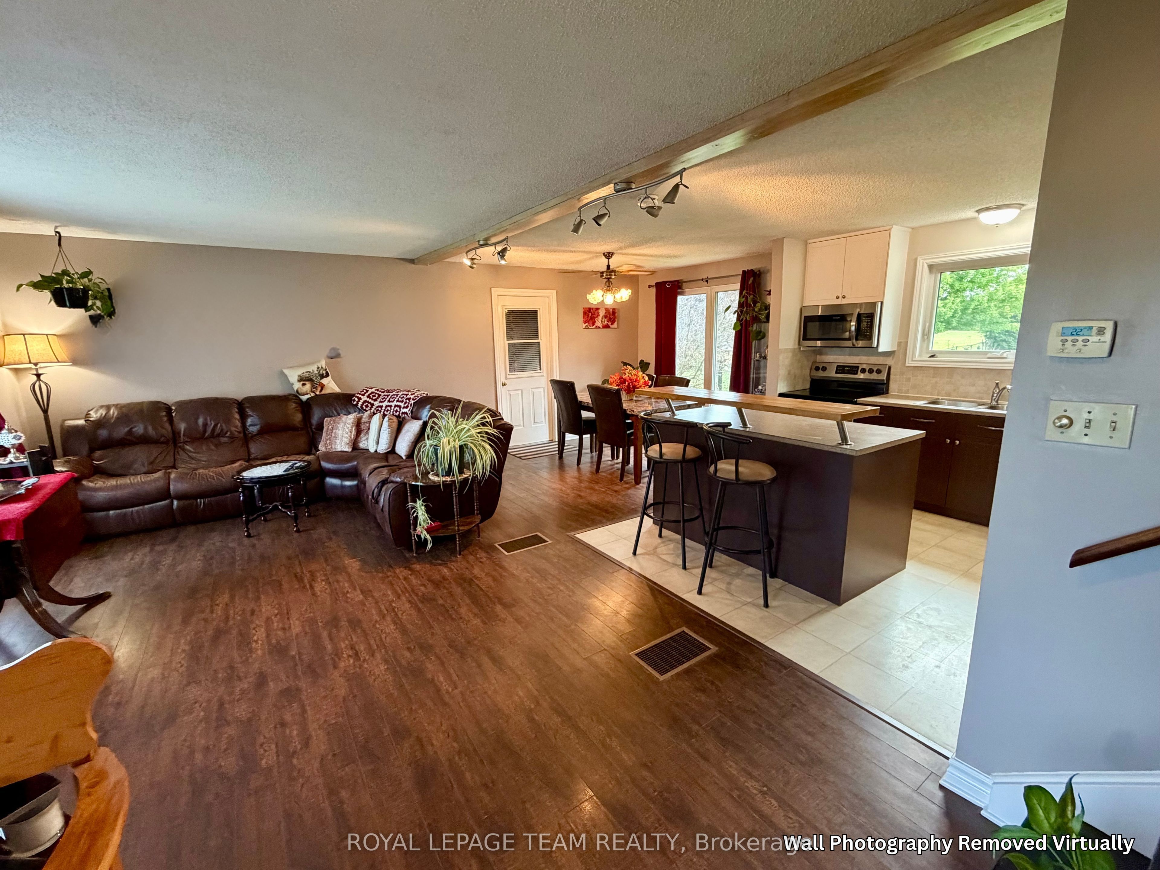 670 Van Buren Street Property Photo 10