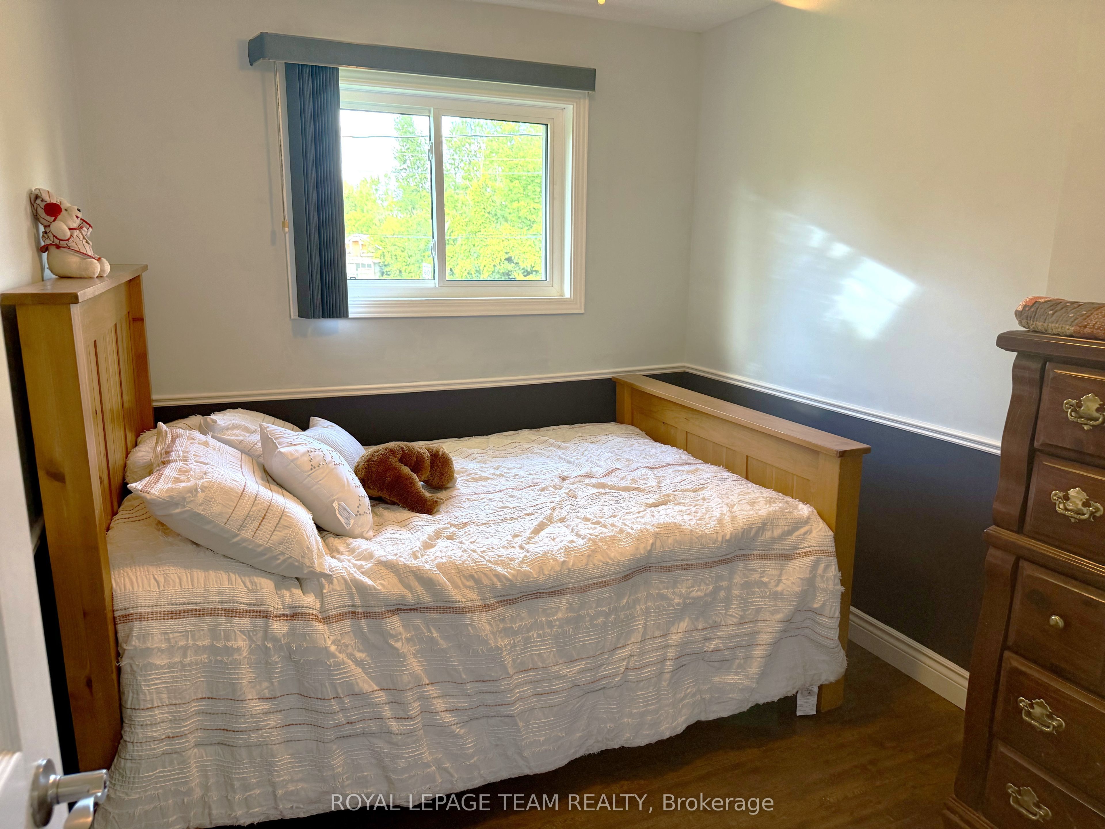 670 Van Buren Street Property Photo 16