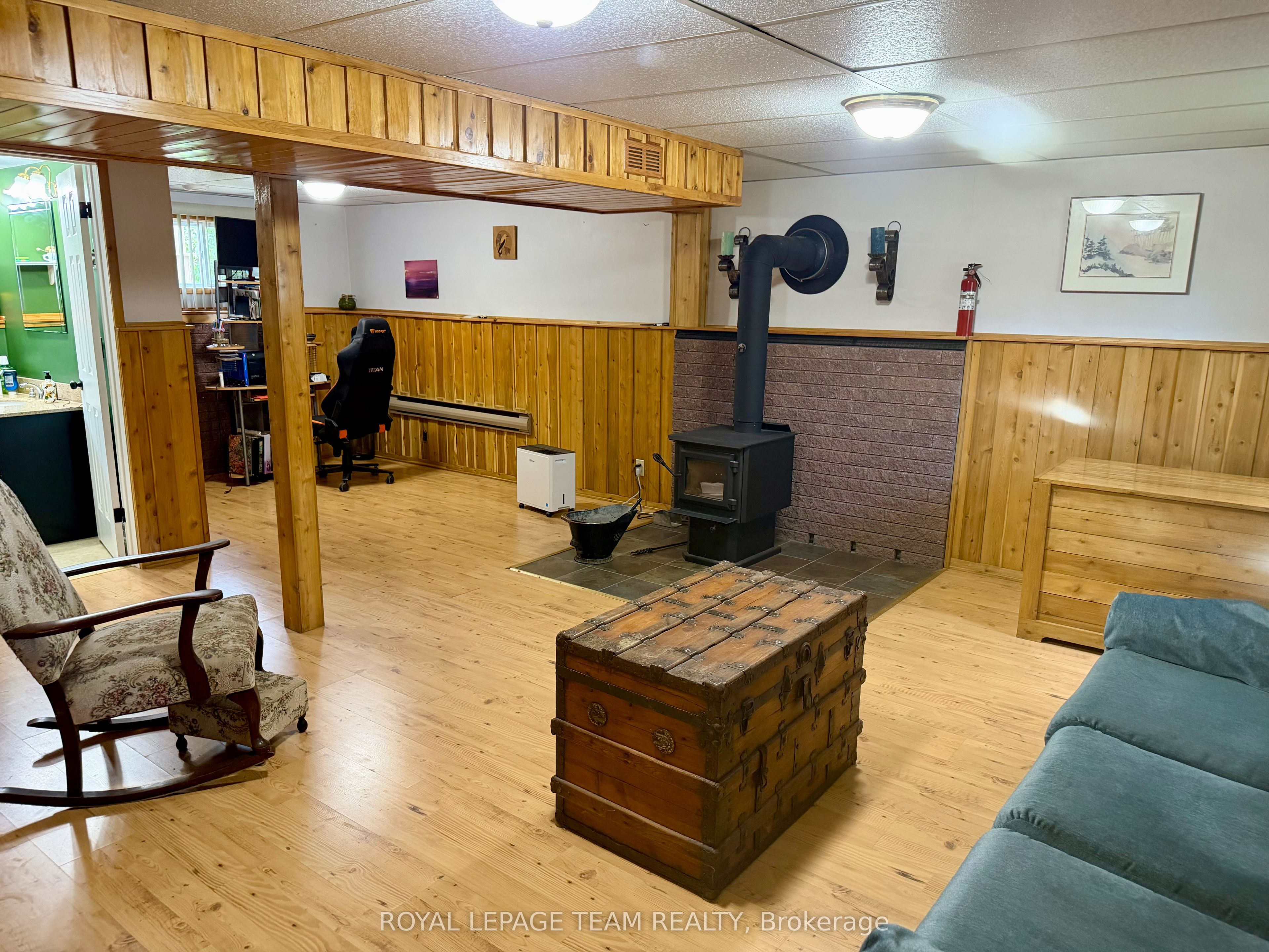 670 Van Buren Street Property Photo 21