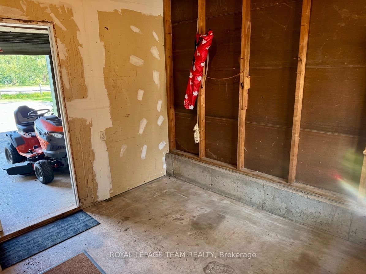 670 Van Buren Street Property Photo 24