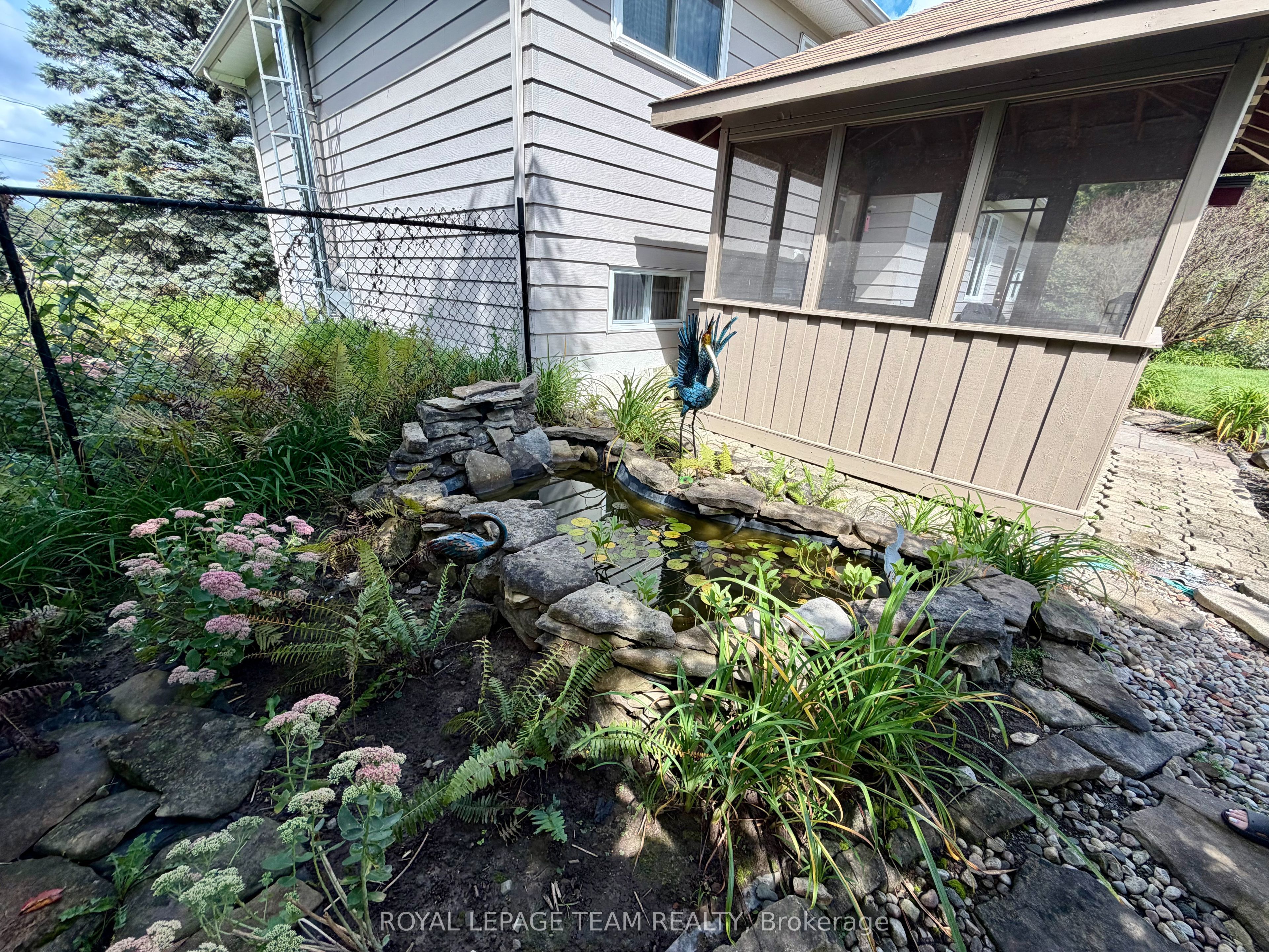 670 Van Buren Street Property Photo 31