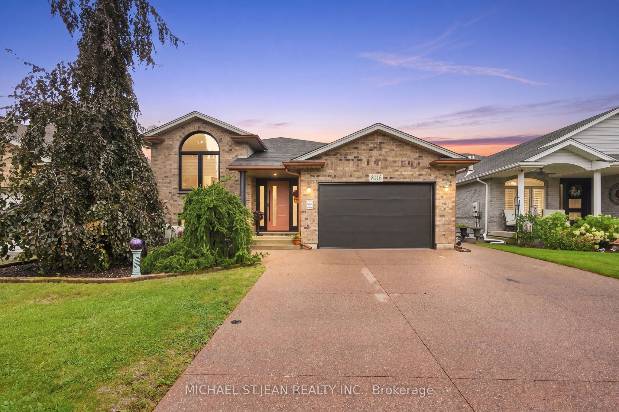8115 Beaver Glen Drive Property Photo 1
