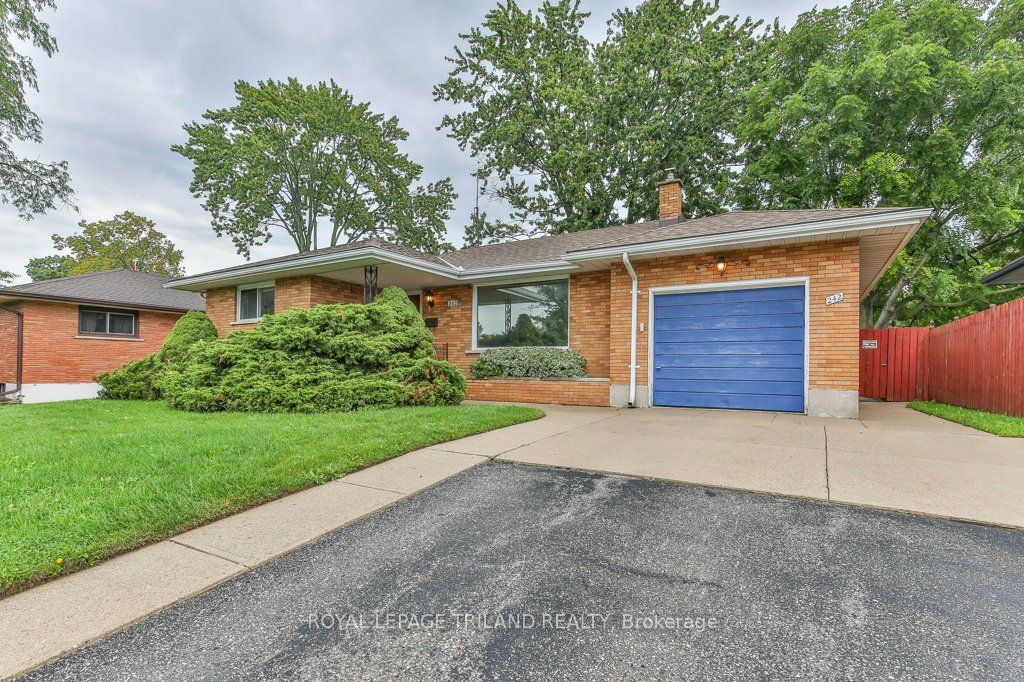 242 Burlington Street Property Photo 2