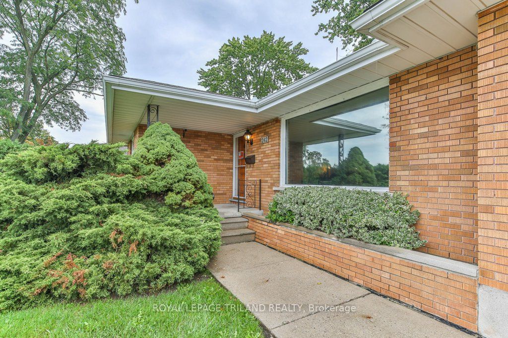 242 Burlington Street Property Photo 6